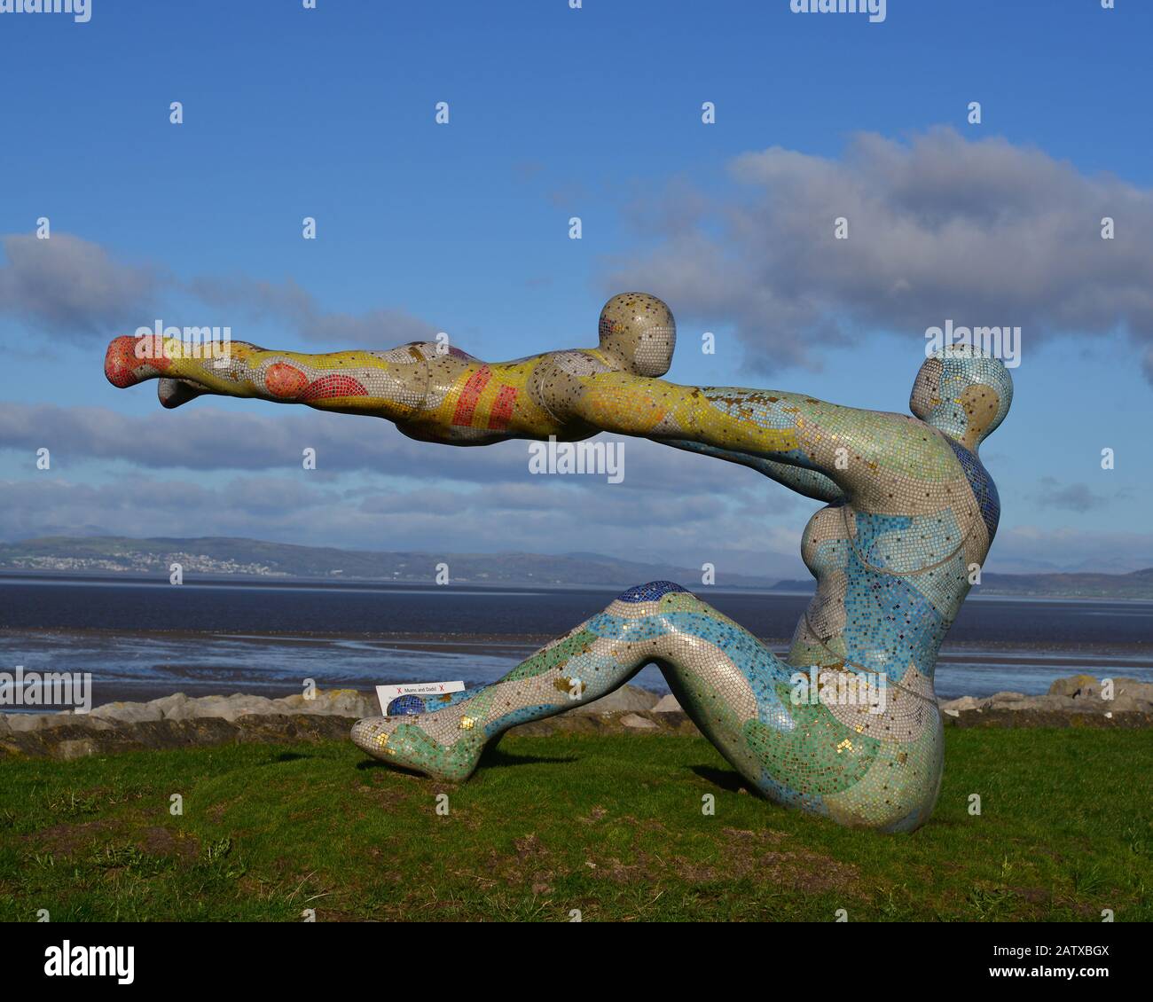 Vénus et Cupid, à l'origine intitulée "Amour, Les Plus Beaux des désastres", cette oeuvre d'art public se trouve sur l'esplanade face à la baie de Morecambe, à Mo Banque D'Images