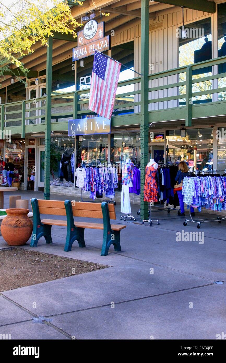 Magasin vendant des vêtements occidentaux et Americana dans le Pima Plaza, Scottsdale AZ Banque D'Images