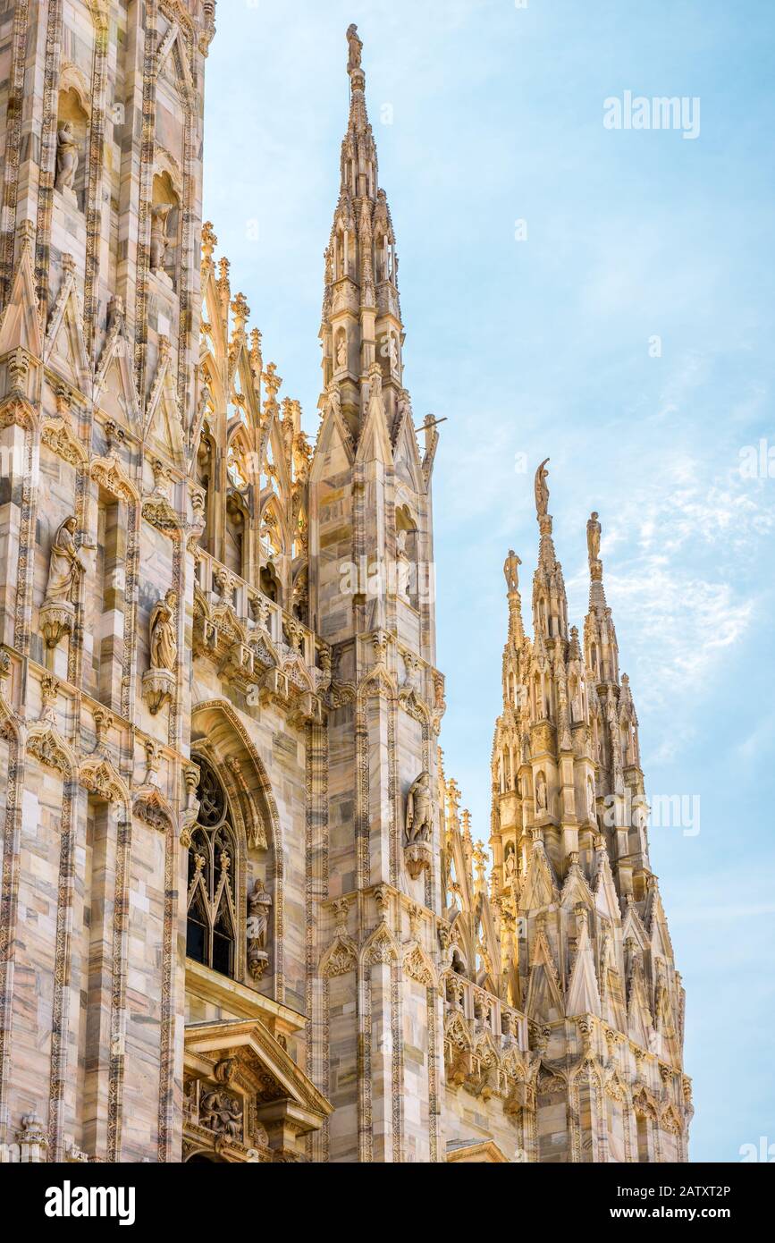 Cathédrale De Milan (Duomo Di Milano) À Milan, Italie. Le Duomo de Milan est la plus grande église d'Italie et la cinquième plus grande au monde. Banque D'Images