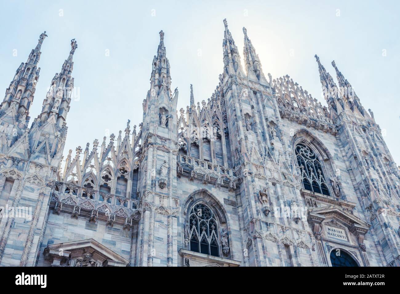 Cathédrale De Milan (Duomo Di Milano), Italie. La cathédrale de Milan est la cinquième plus grande au monde. La façade de luxe de la cathédrale de Milan. Banque D'Images