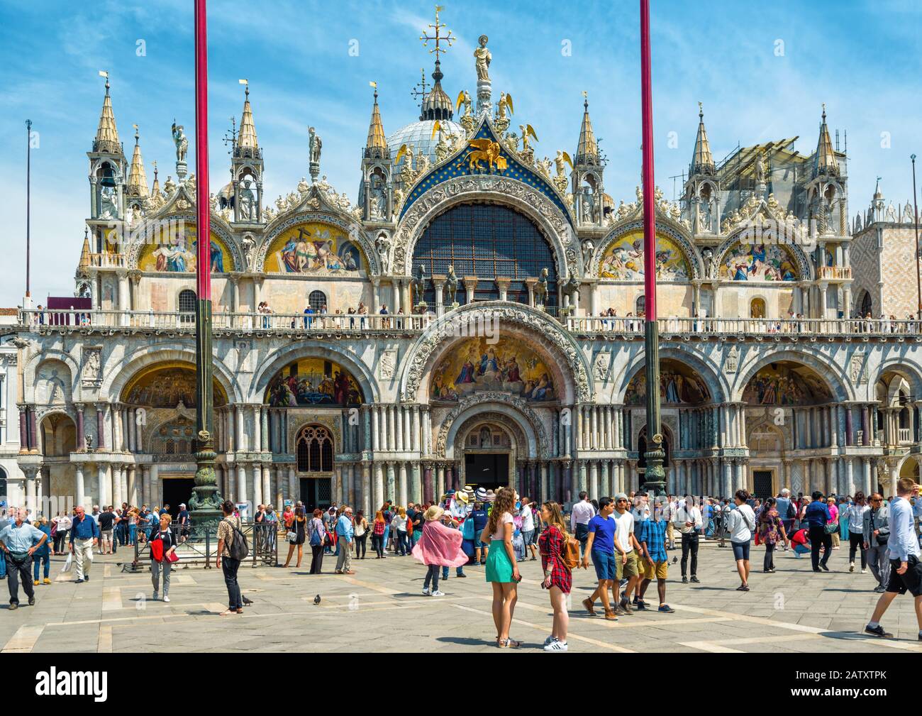 Venise, Italie - 19 Mai 2017 : Piazza San Marco (Place Saint Marc) Avec Basilique Saint-Marc. C'est la place principale de Venise. Banque D'Images