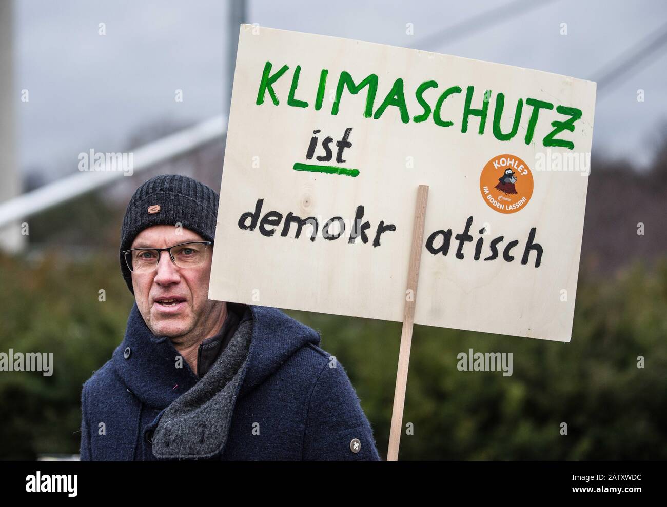 Munich, Bavière, Allemagne. 5 février 2020. Poursuivant la série de protestations contre la préoccupation multinationale Siemens, vendredi pour L'Avenir assemblé à la Coubertinplatz au parc Olympia de Munich. Le groupe considère qu'il s'agit d'un outrage que Siemens se considère simultanément comme vert et respectueux de l'environnement tout en soutenant les initiatives d'extraction du charbon. Crédit: Zuma Press, Inc./Alay Live News Banque D'Images