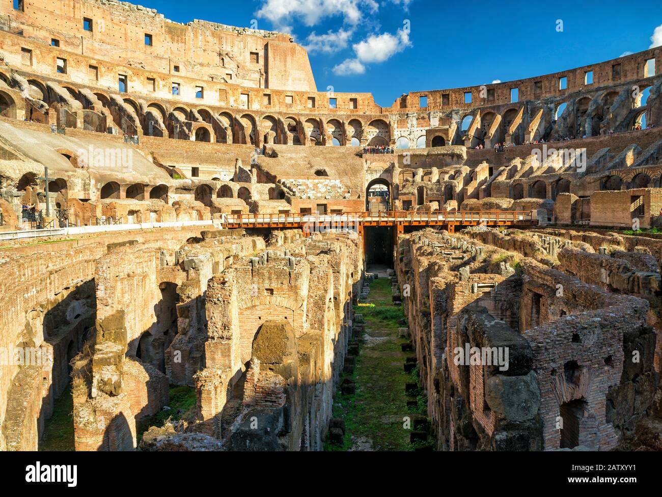 Rome - 4 OCTOBRE 2012 : Arena Colosseum (Colisée). Le Colisée est un monument important de l'antiquité et est l'une des principales attractions touristiques de Banque D'Images
