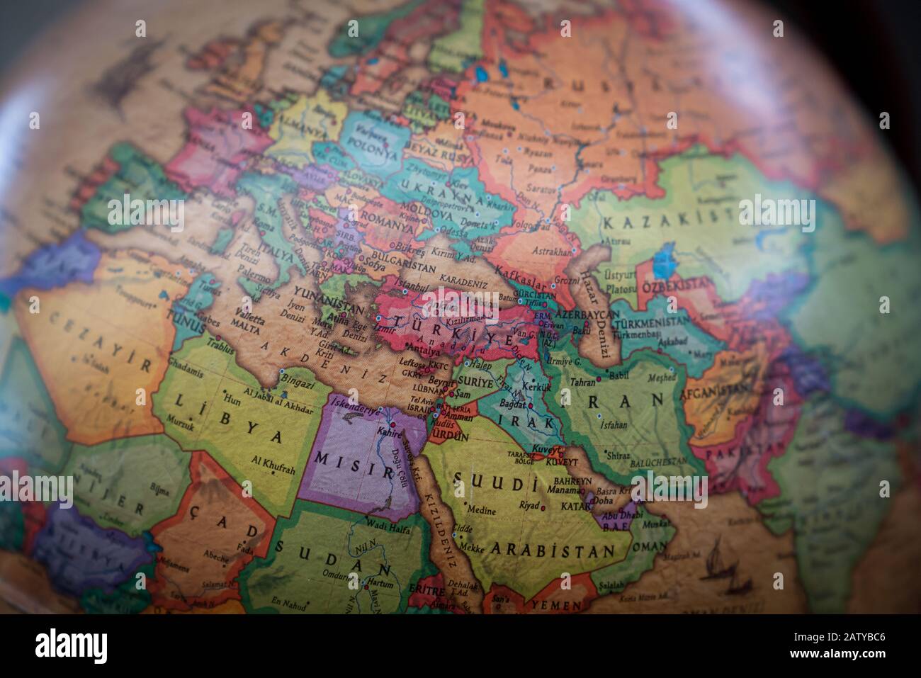 Ankara, Turquie-2 février 2020: Macro-photographie de gros plan de la carte du Moyen-Orient et du Turkiye, point de mire sélectif. Banque D'Images