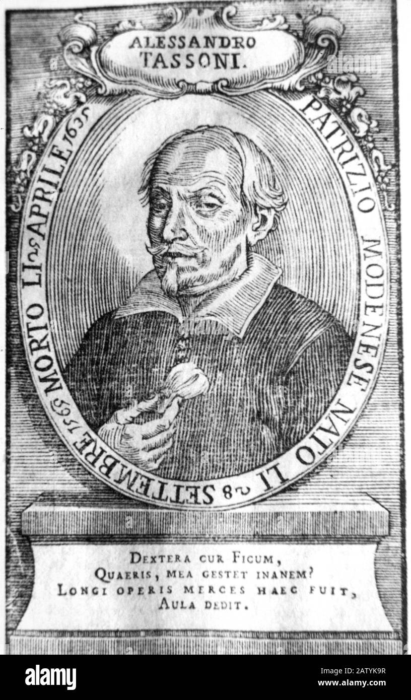 Le poète italien ALESSANDRO TASSONI ( Modène 1565 - 1635 ) , auteur de ' la secchia rapita ' ( 1622 ) - gravure originale d'un livre du XVIIe siècle Banque D'Images