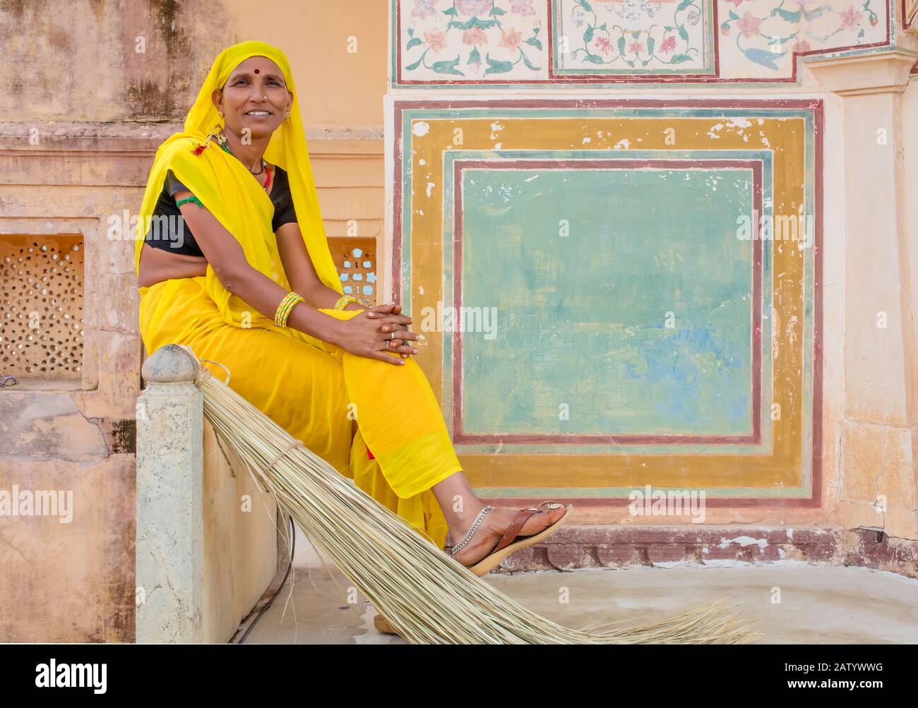 Femme indienne en sari traditionnel Banque D'Images