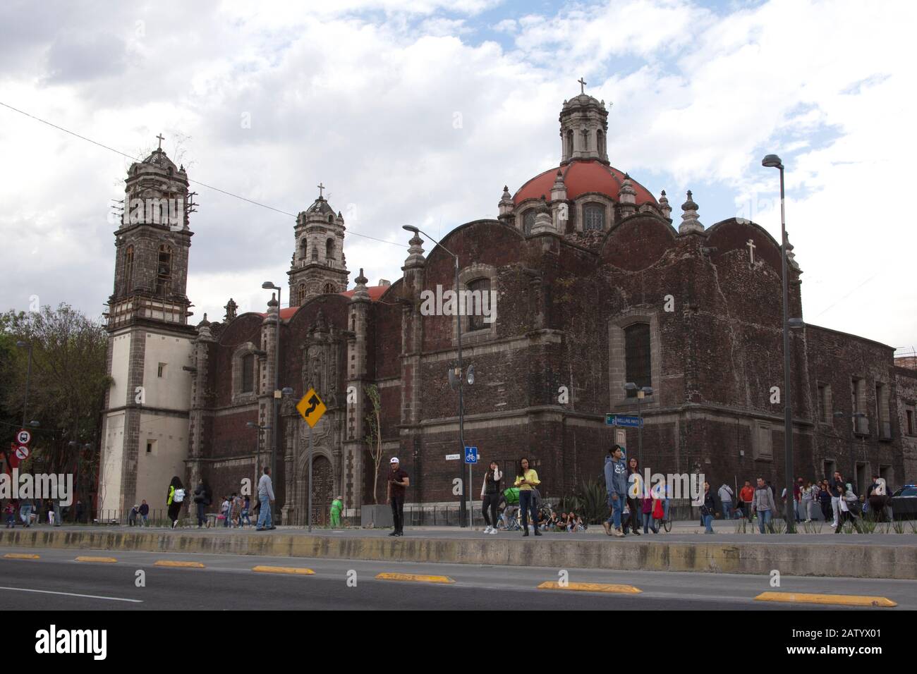Église de San Hipólito sur le Paseo de la Reforma, Mexico Banque D'Images