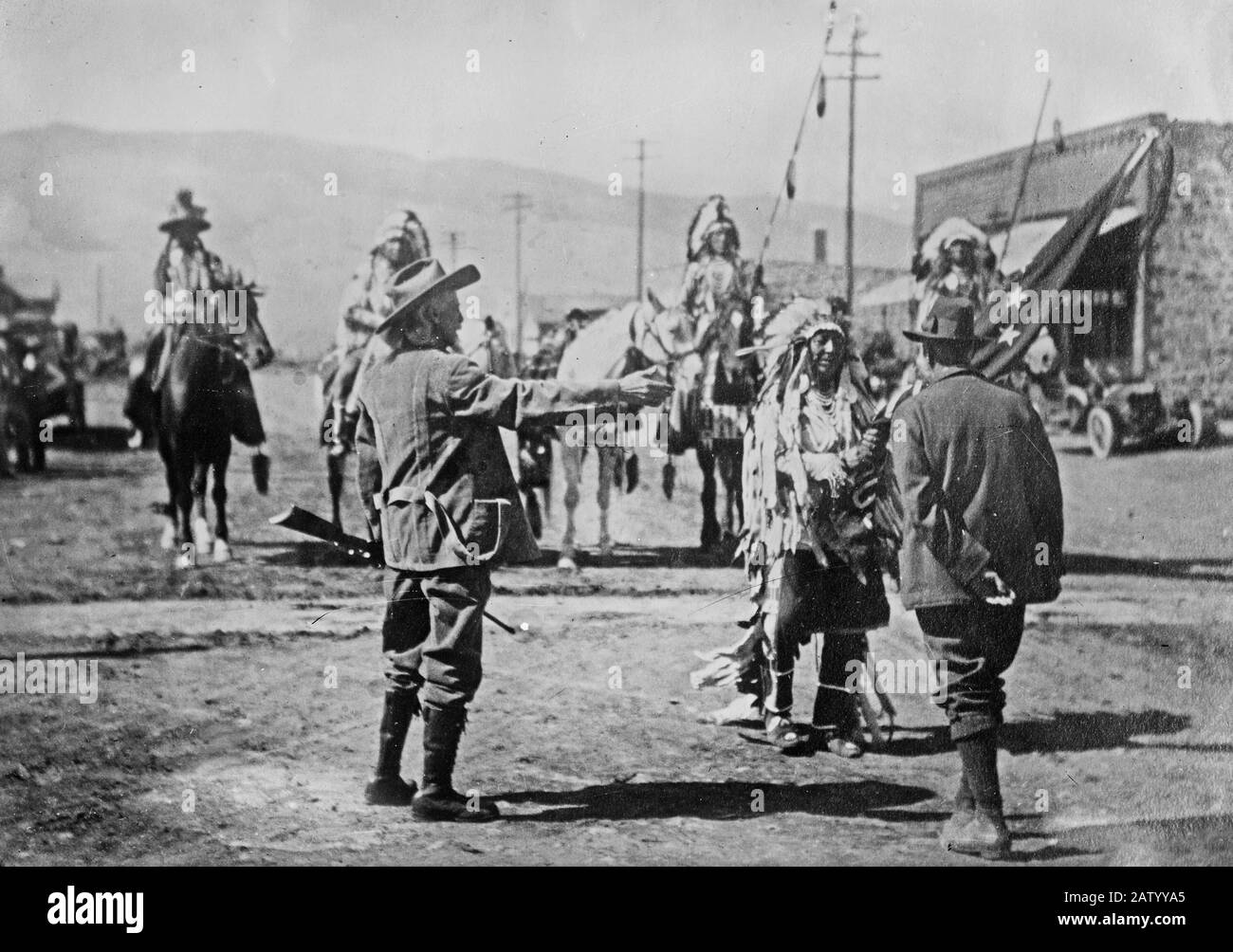 Albert I, Prince de Monaco (1848-1922) avec William 'Buffalo Bill' Cody (1846-1917) lors de leur voyage de chasse de 1913 près de Cody, Wyoming Ca. 1913 Banque D'Images