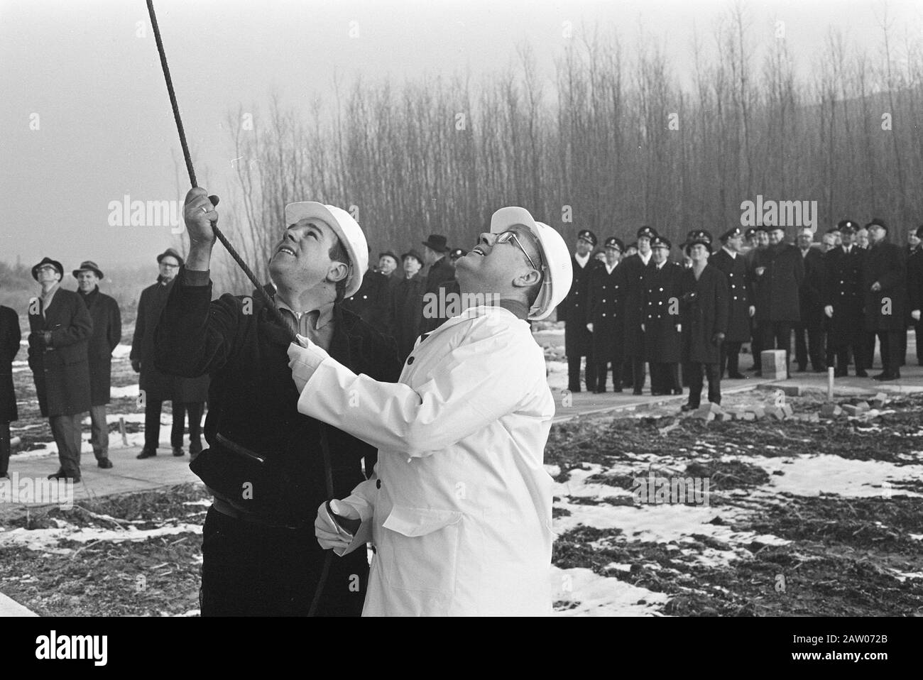 M. F. J. Kranenburg (HM Commissaire en Angleterre) premier pôle grève la police régionale école Noord-Holland Amsterdam / Date: 10 décembre 1969 lieu: Amsterdam, Noord-Holland mots clés: Écoles Nom De La Personne: Kranenburg, F. J. Banque D'Images