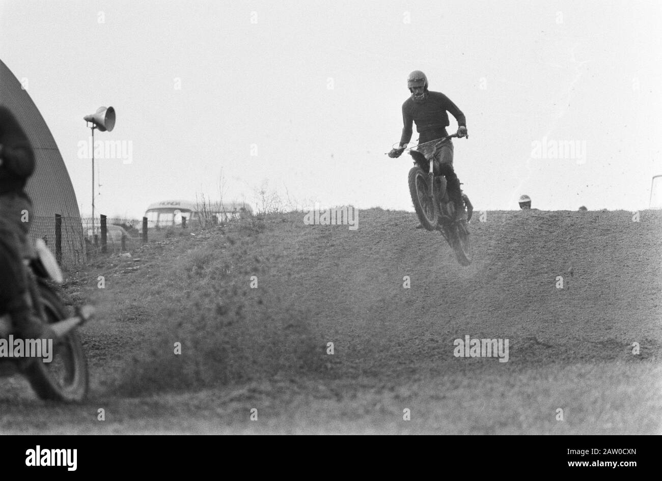Équipe nationale Motocross sur une nouvelle piste à Amsterdam West; un moment pendant la course Date: 17 novembre 1974 lieu: Amsterdam, Noord-Holland mots clés: Motocross Banque D'Images