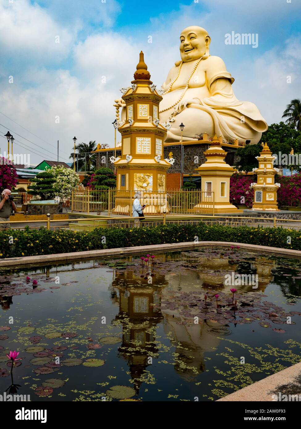 Bouddha Géant À La Pagode Vinh Trang Près De My Tho, Vietnam Banque D'Images