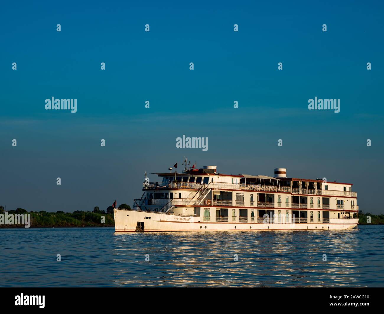 Le bateau touristique le Jahan naviguant sur le Mékong au Cambodge et au Vietnam en Asie du Sud-est Banque D'Images