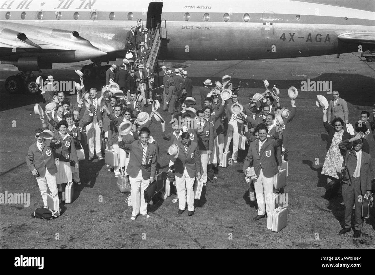 La délégation néerlandaise part pour Maccabia. Formulaires d'équipe M Date : le 23 août 1961 mots clés : labour Nom De La Personne : Maccabia Banque D'Images