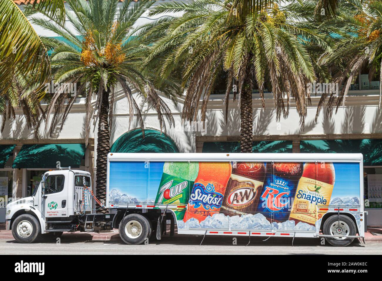 Miami Beach Florida,camion semi-remorque,livraison,boissons,publicité,publicité,FL100924017 Banque D'Images
