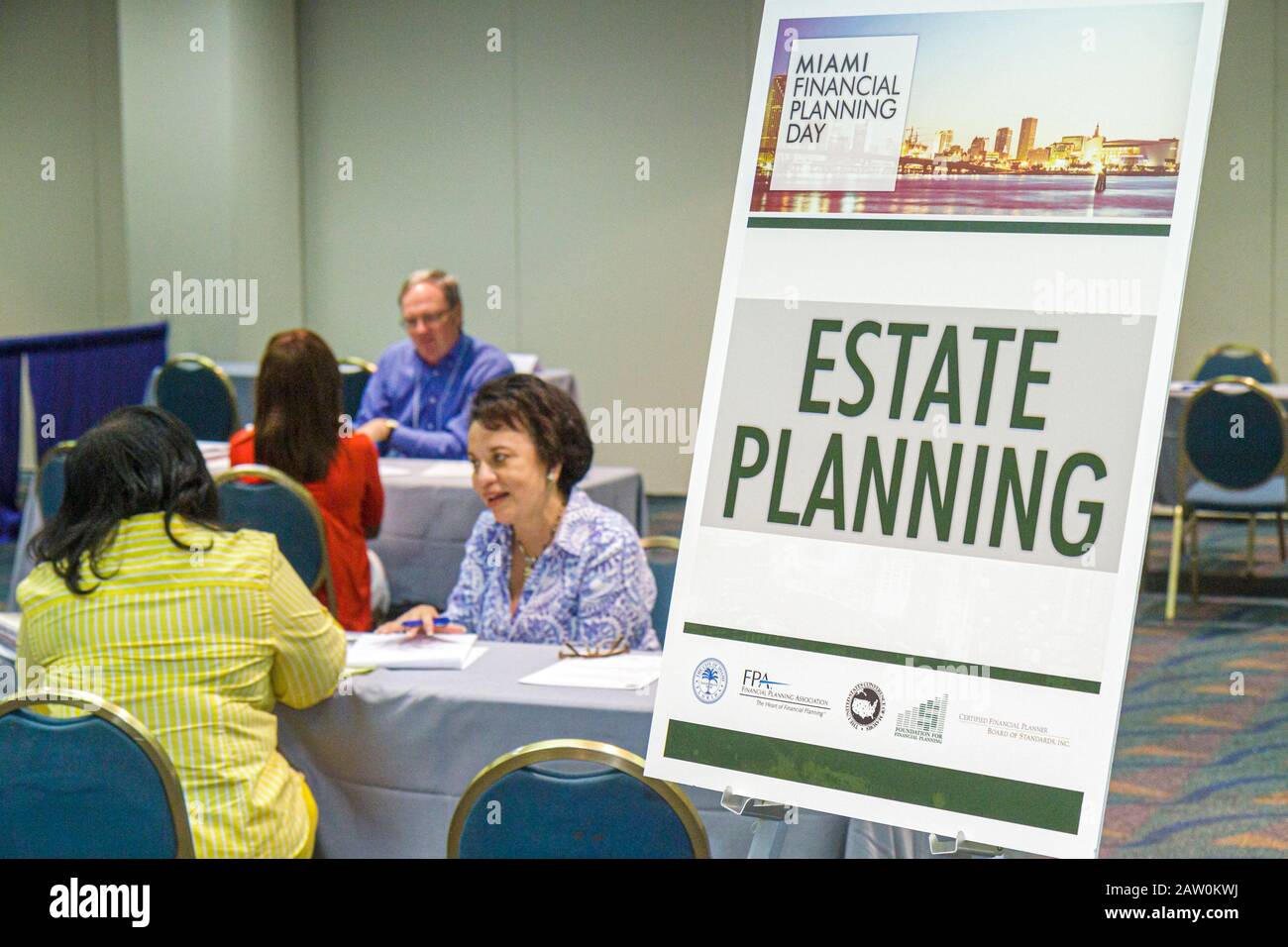Miami Florida,James L. Knight Convention Center,Miami Financial Planning Day,conseils gratuits,planificateurs guidanceal,signe,planification successorale,femme femme femme,F Banque D'Images