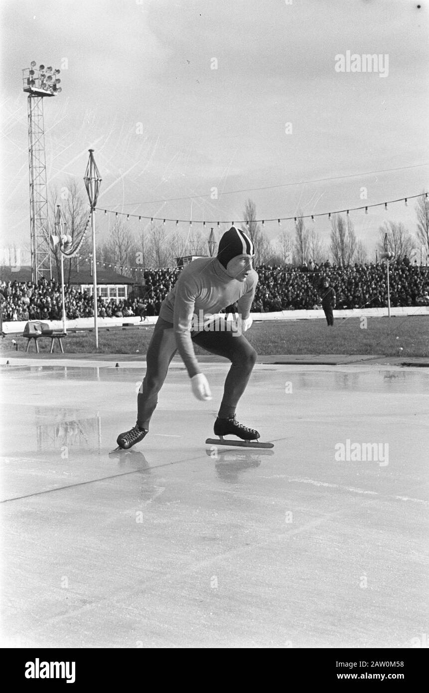 Championnat De Patinage Hollandais, Jaap Eden Baan, No. 3 Schenk, No. 4 Verkerk, No. 5 Verkerk De Graaf Date : 17 Décembre 1967 Mots Clés : Championnats, Patinage, Personne De Sport Nom : Eden Jaap Banque D'Images