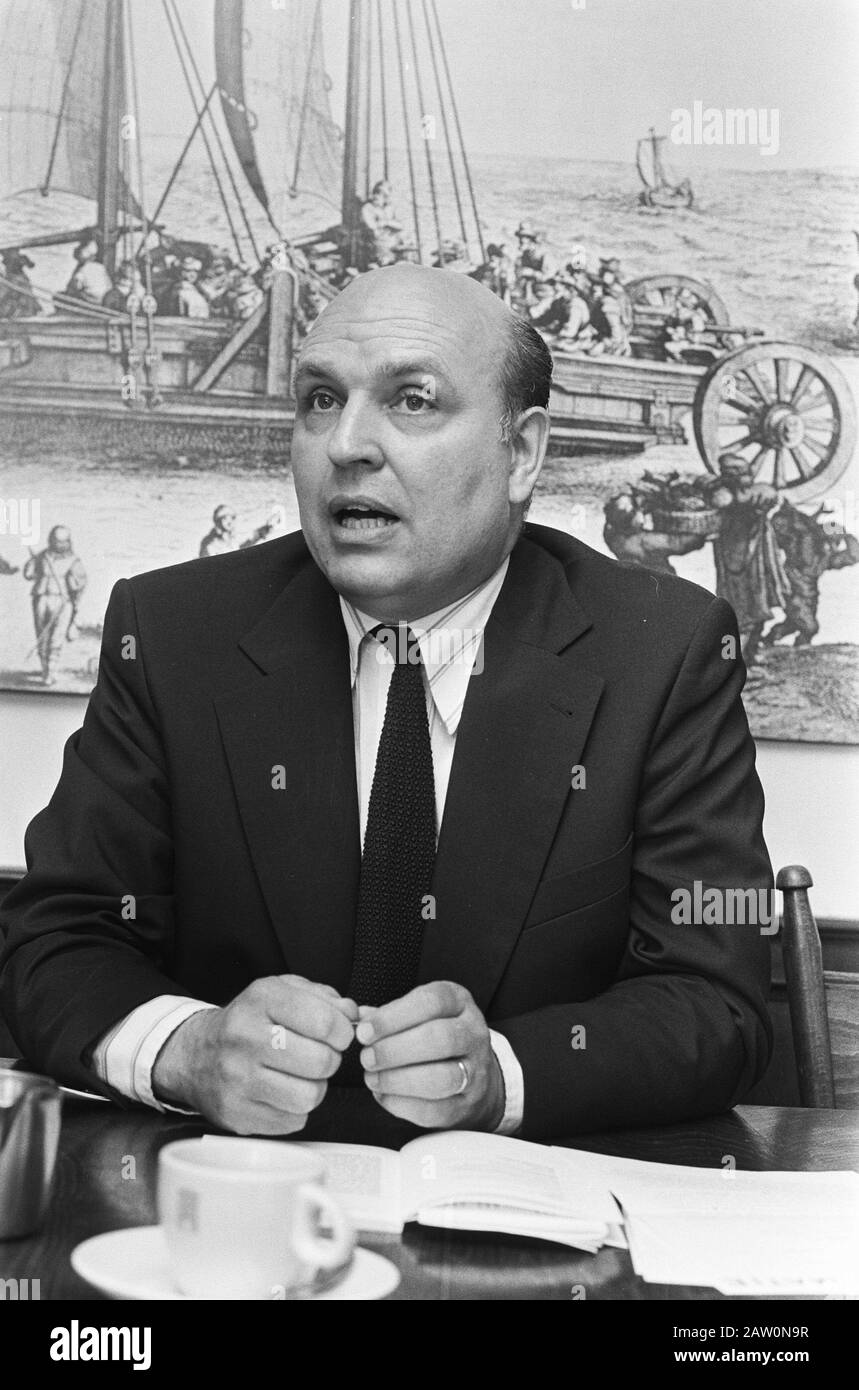 Conférence de presse à Nieuwpoort Neuman de l'Institut néerlandais d'études de la paix Neuman Date de parole : 12 juin 1975 lieu : la Haye, Pays-Bas du Sud mots clés : conférences de presse, portraits Nom De La Personne : Neuman Henk Nom de l'institution : Nieuwpoort Banque D'Images