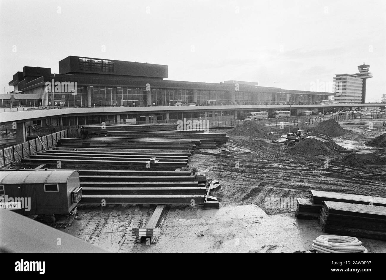 Nouveau Bâtiment À Schiphol Date : 17 Décembre 1974 Lieu : North-Holland, Schiphol Banque D'Images