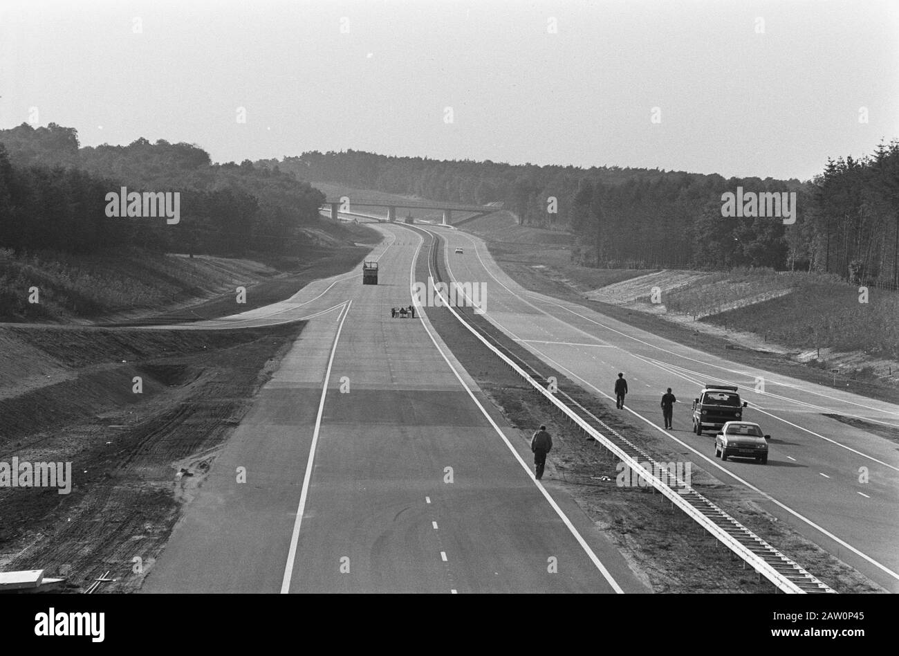 Nouveau A 28 entre Amersfoort et Utrecht, ce mois-ci a ouvert (aperçu) Date : 7 octobre 1986 lieu : Amersfoort mots-clés : routes Banque D'Images