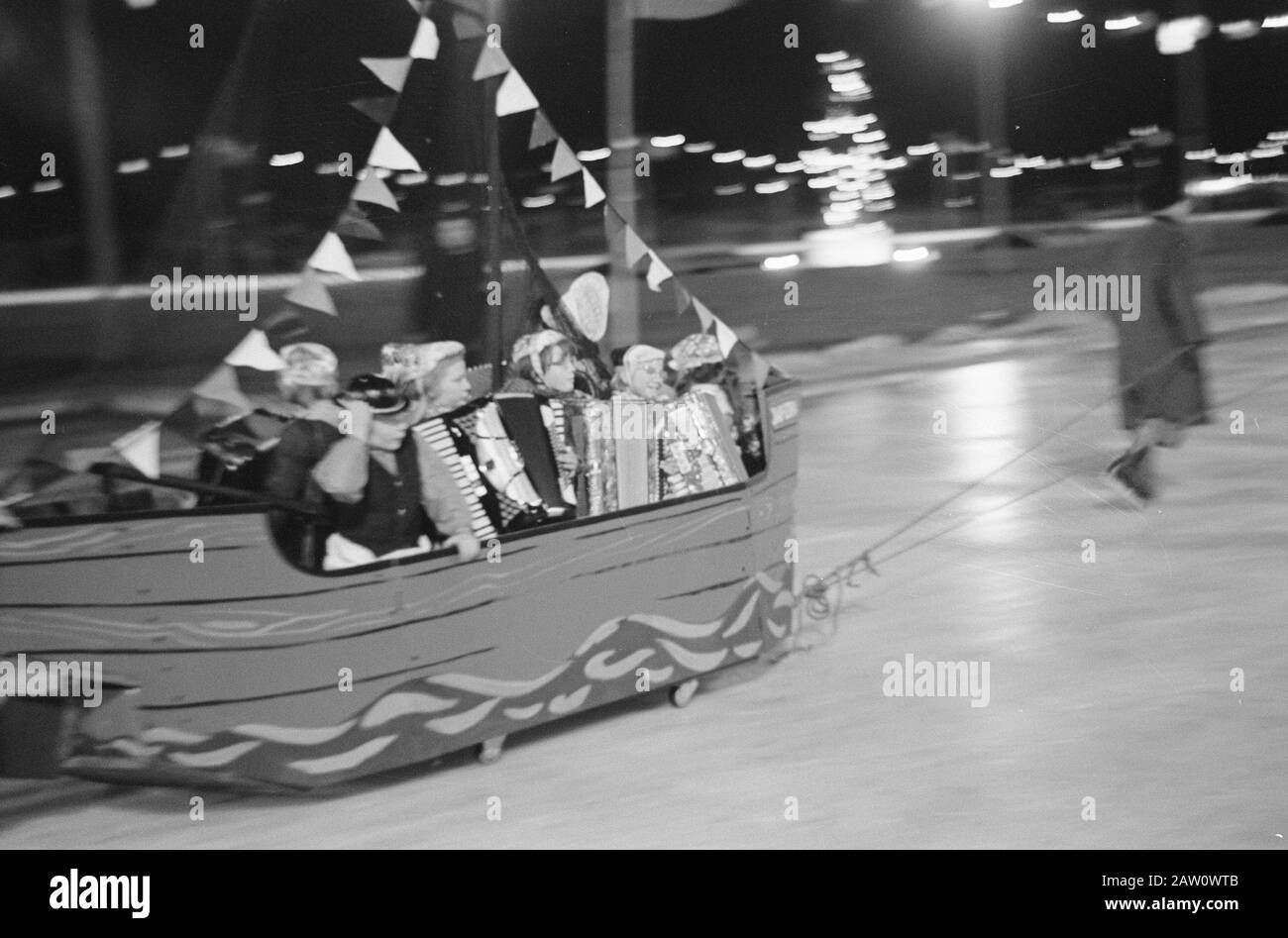 Ouverture officielle de la patinoire Jaap Eden Date : le 22 décembre 1961 mots clés : ouvertures Banque D'Images