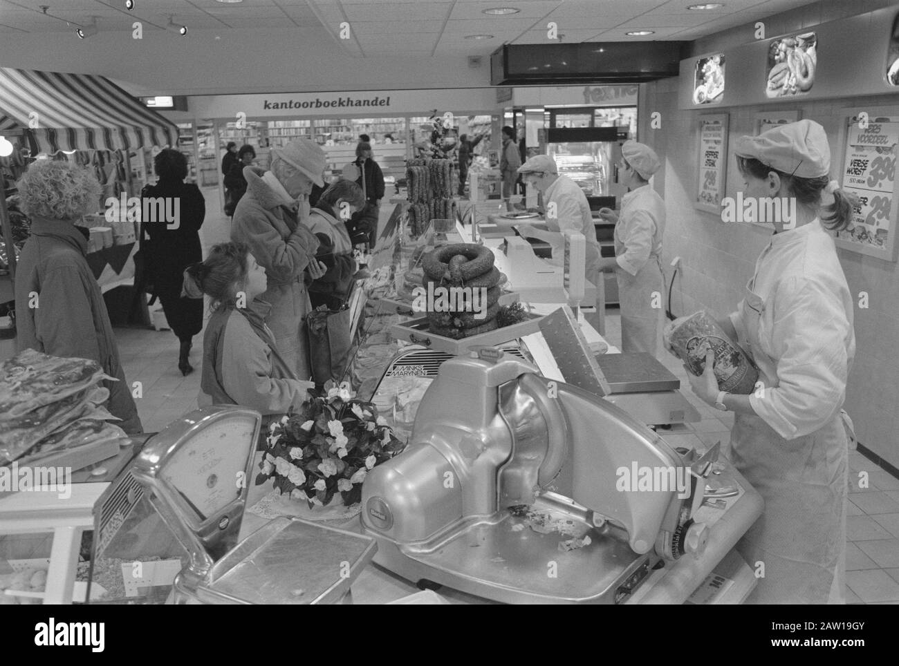 Mission Dijkman & Partners; Vleeschmeesters, Uithoorn Date : Le 8 Décembre 1987 Lieu : North-Holland, Uithoorn Mots Clés : Bouchers Nom De La Personne : Dijkman Et Partenaires Banque D'Images