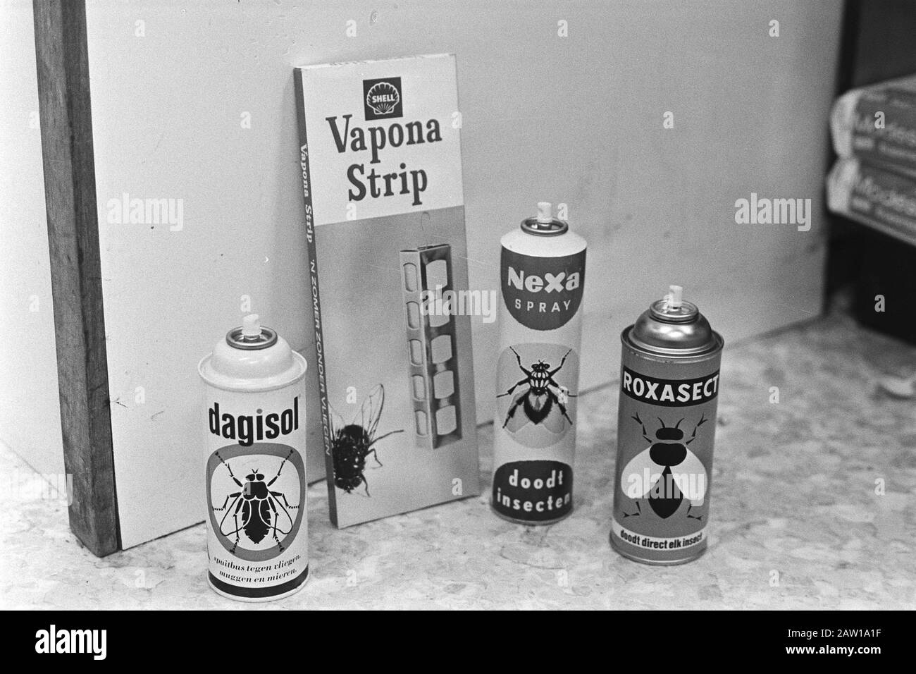 Mission Elsevier: Insecticides bus etc. Date: 15 janvier 1971 mots clés: Aérosols Nom de l'institution: Elsevier Banque D'Images