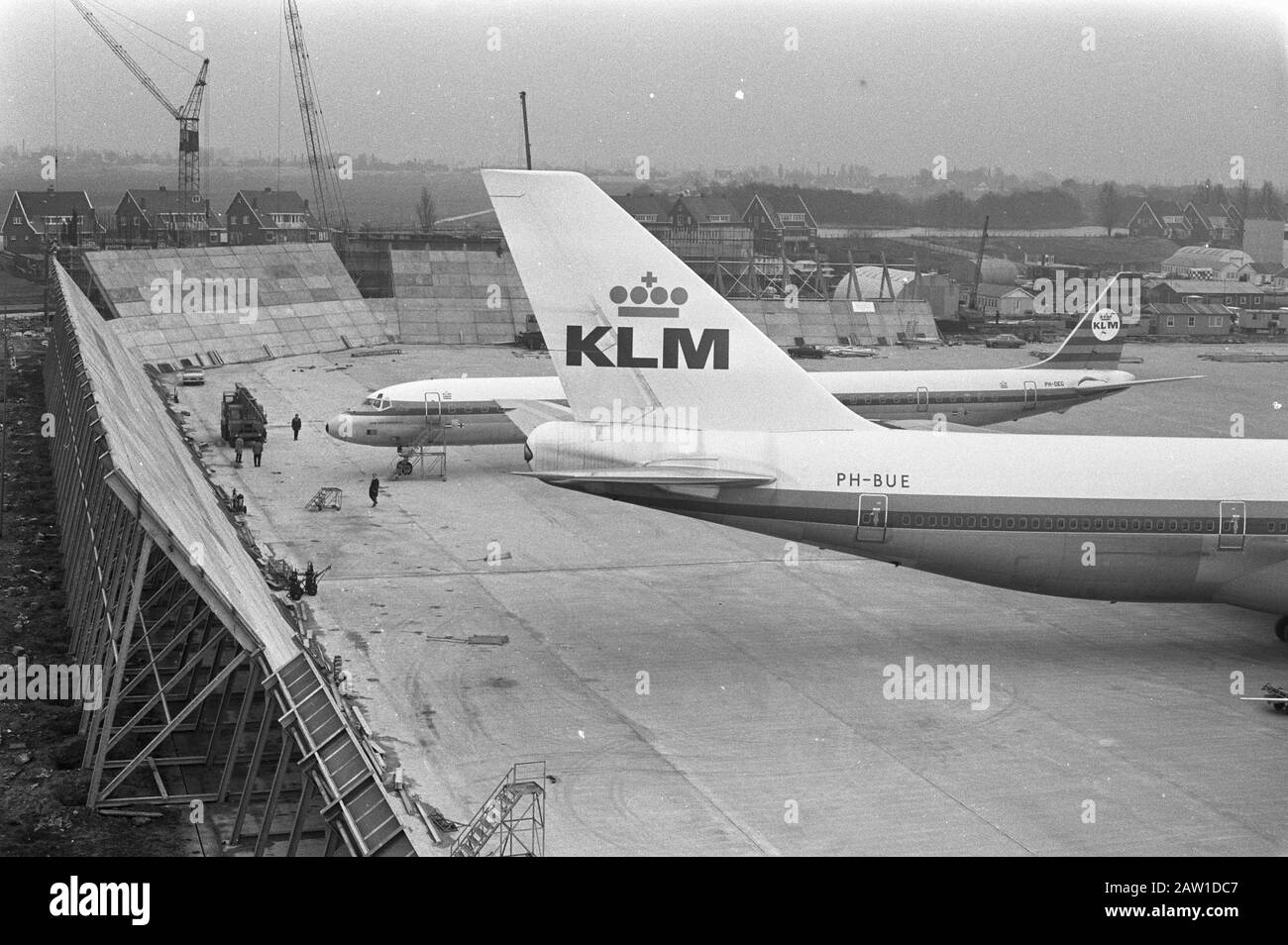 KLM construire un mur sonore autour de la plate-forme où pilote Date: 24 janvier 1972 Nom de l'institution: KLM Banque D'Images