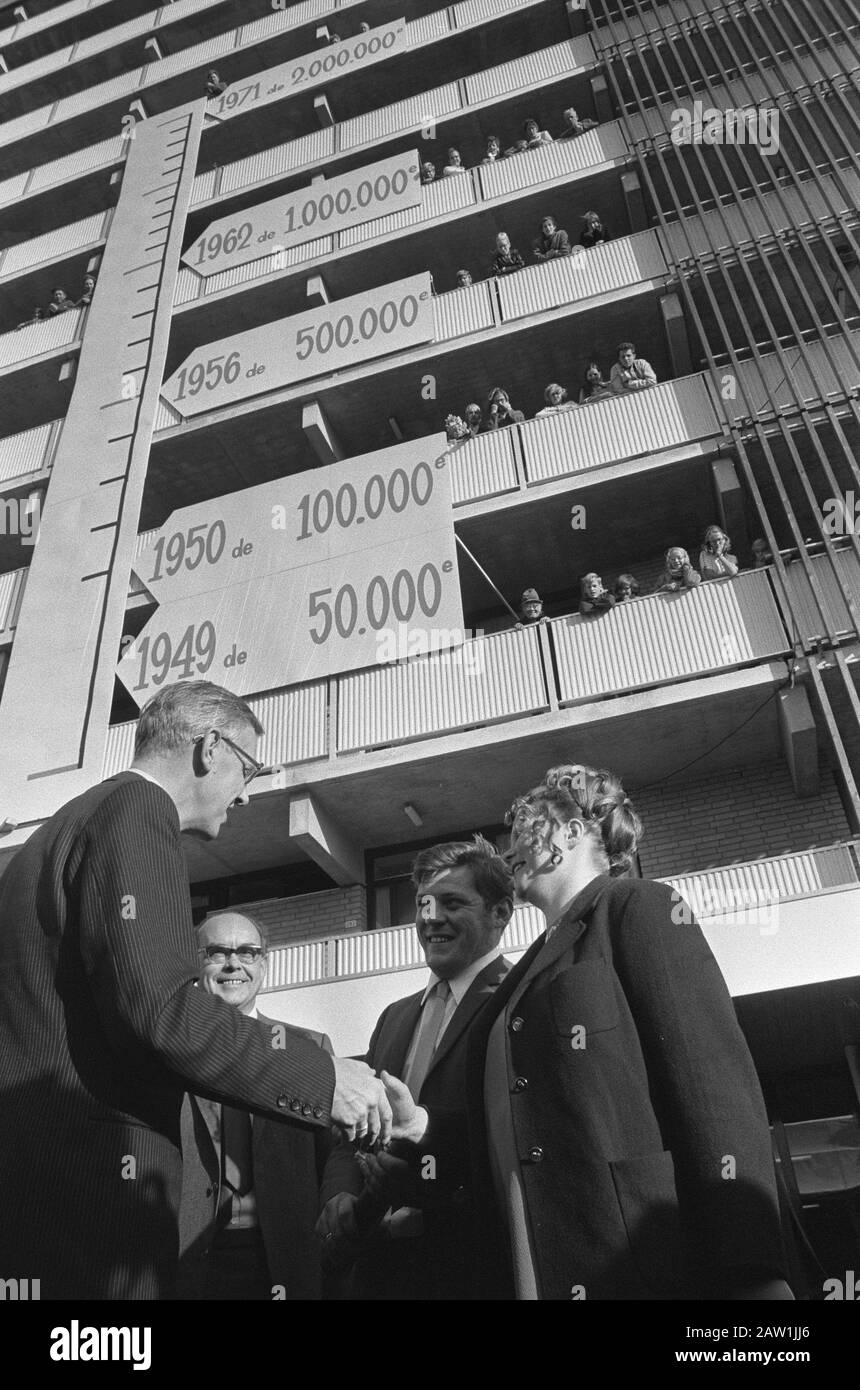 Mission Volkskrant, Japie Bakker (comme il a agi dans un film télévisuel) Date: 11 octobre 1971 Nom De La Personne: Japie Bakker Nom de l'institution: Volkskrant Banque D'Images