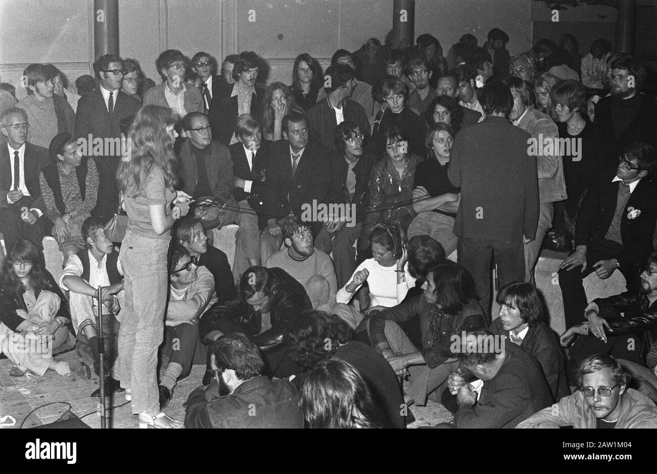 Enseignement public à la jeunesse Paradiso, Amsterdam sur l'avenir de Paradiso: Aperçu Date: 3 septembre 1969 lieu: Amsterdam, Noord-Holland mots clés: CENTRES de jeunes, graphiques institution Nom: Paradiso Banque D'Images