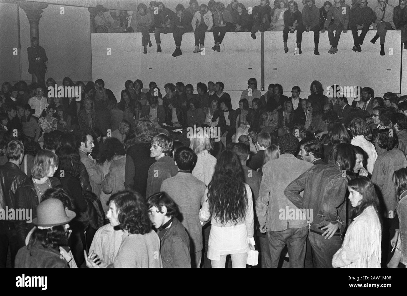 Enseignement public à la jeunesse Paradiso, Amsterdam sur l'avenir de Paradiso: Aperçu Date: 3 septembre 1969 lieu: Amsterdam, Noord-Holland mots clés: CENTRES de jeunes, graphiques institution Nom: Paradiso Banque D'Images