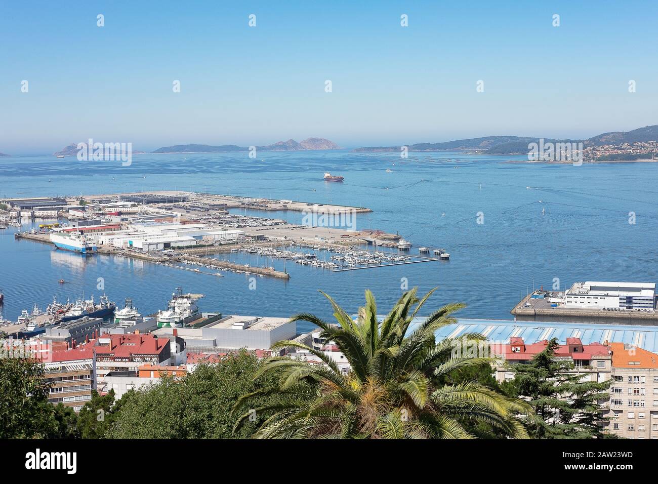 Vue aérienne de l'important port commercial et de pêche de Vigo en Galice, en Espagne Banque D'Images