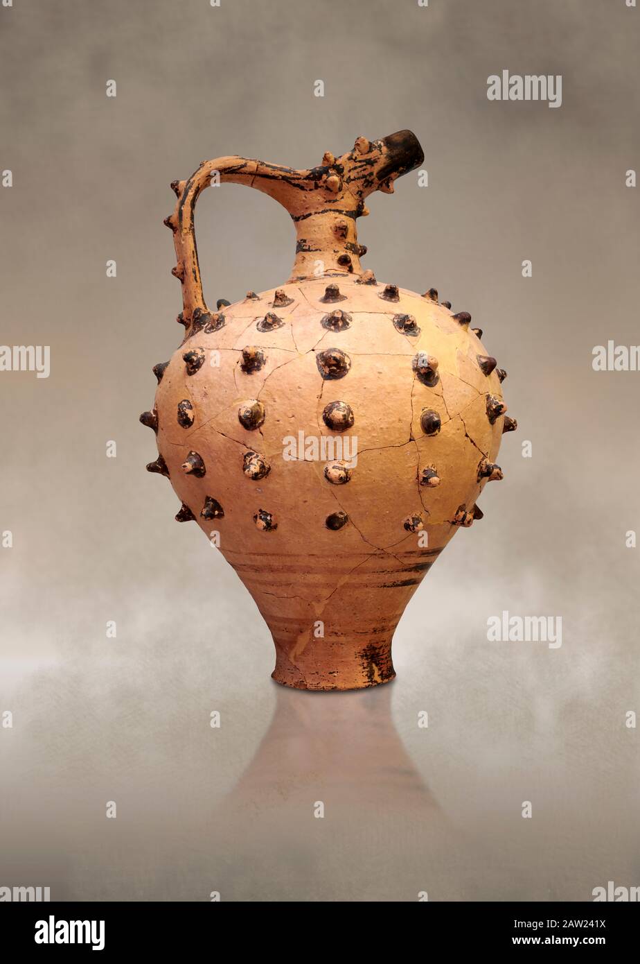 Pichet rituel Minoan grec avec protusions spiky Katsambas 1450-1450 av. J.-C., Musée archéologique d'Héraklion. Banque D'Images