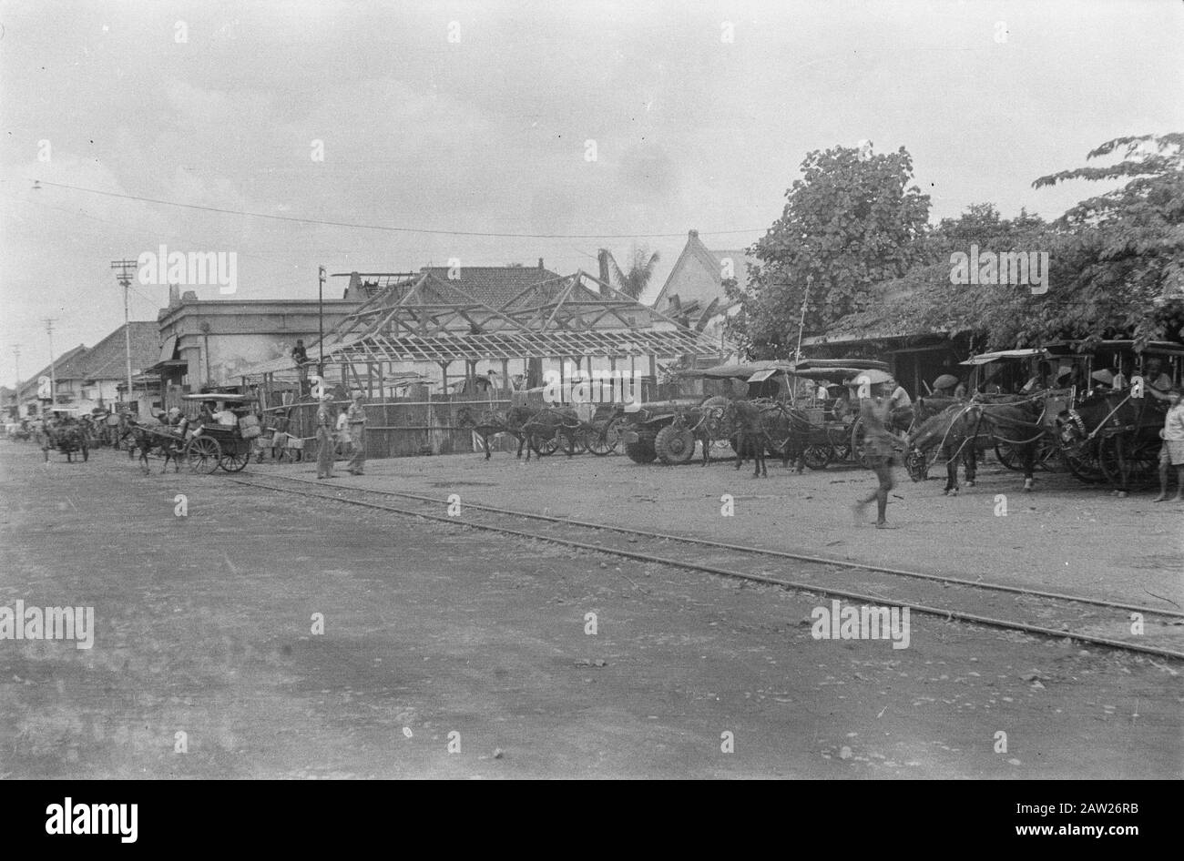 Padabengkar (desa à Jambang), Sukabumi et Buitenzorg parking de ce que l'on appelle Dokars (voitures de cheval javanais). Il gère également un tramway Date: 5 décembre 1947 lieu: Indonésie Hollandais East Indies Banque D'Images