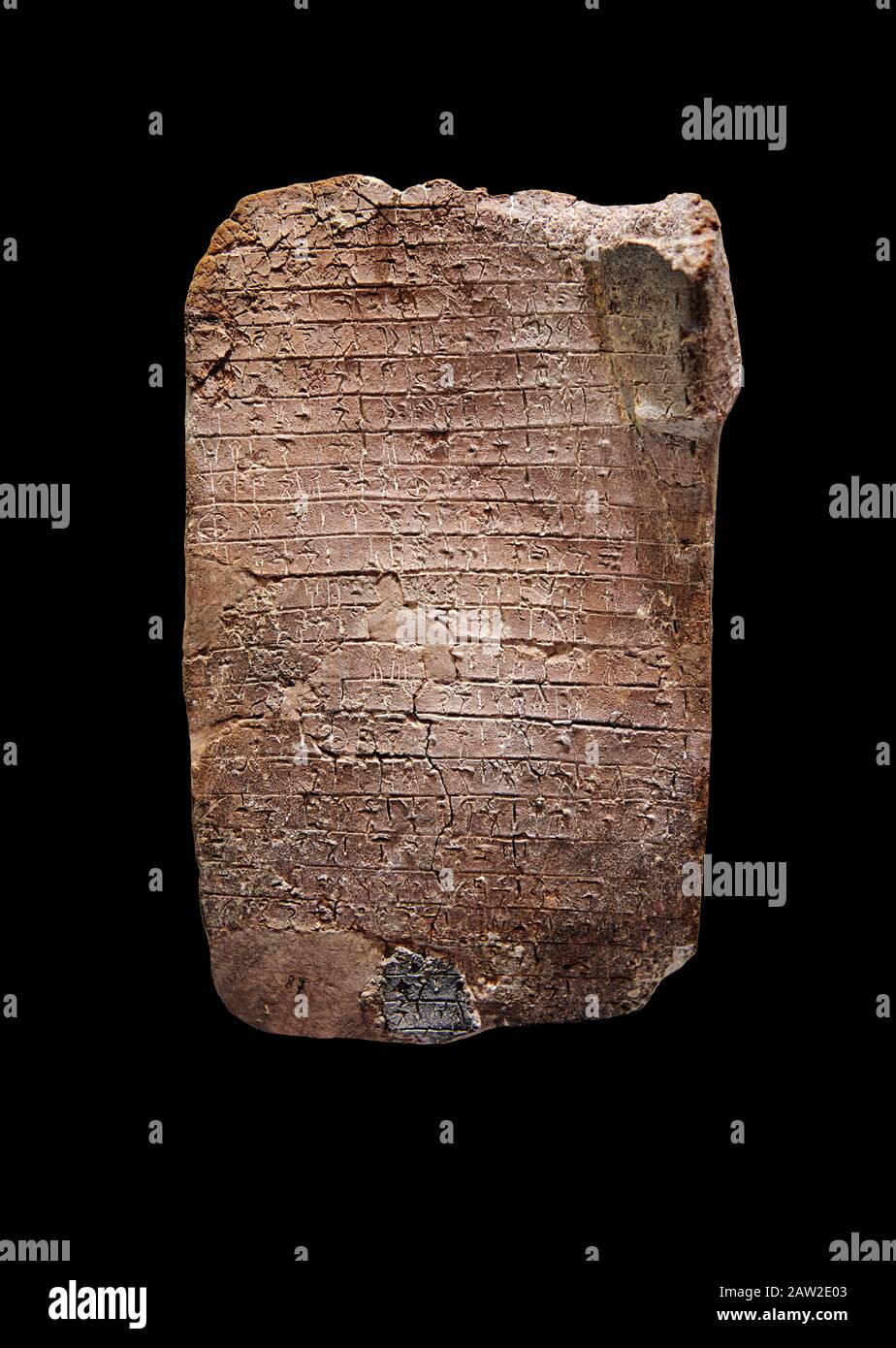 Minoan linea un comprimé avec script administatif, Knossos 1800-1450 av. J.-C., Musée archéologique d'Héraklion, fond noir. Banque D'Images