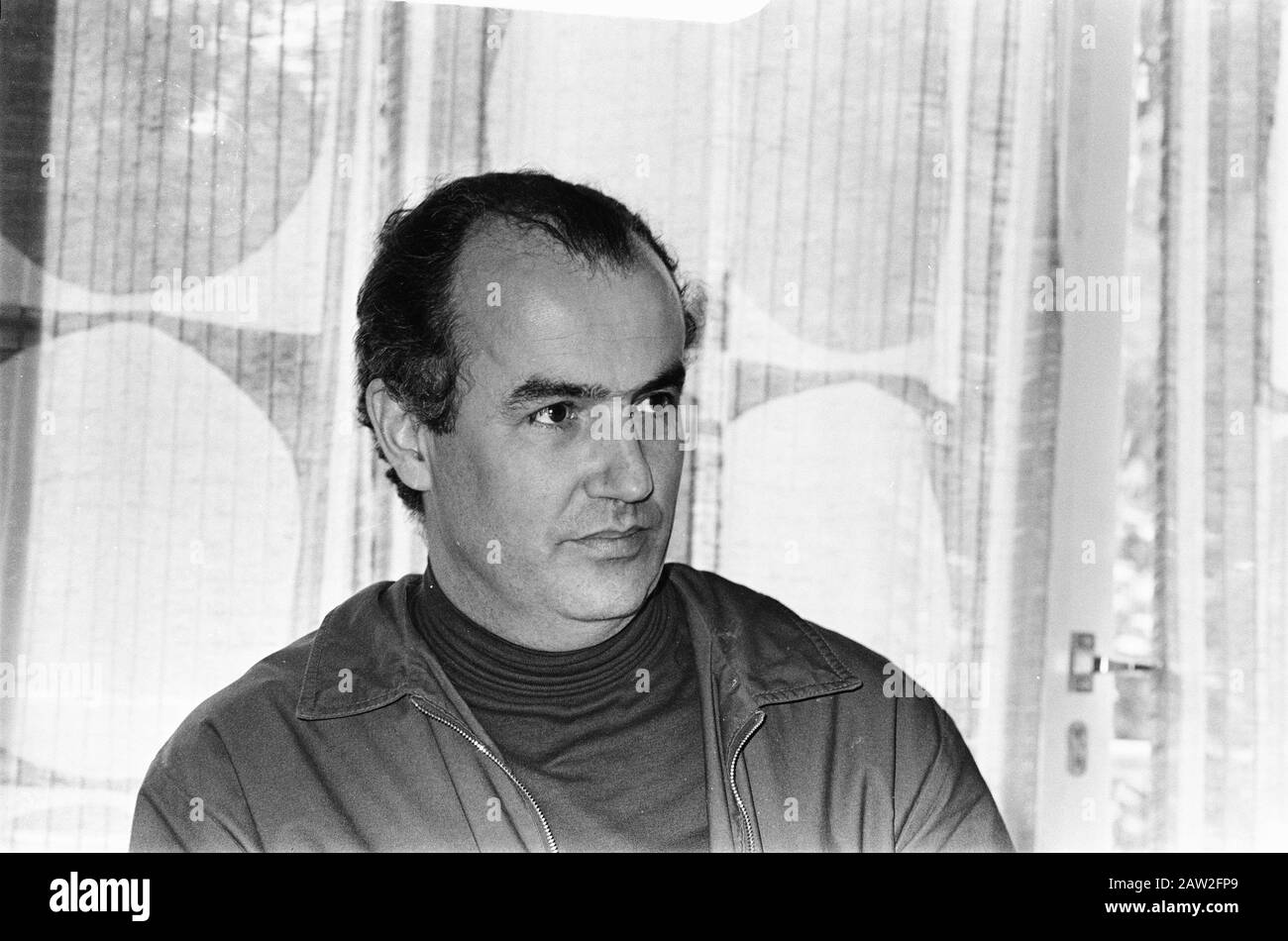 Conférence de presse du compositeur italien Luigi Mono à Hilversum; Luigi Mono (Head) Date: 17 juin 1970 lieu: Hilversum mots clés: Compositeurs, conférences de presse, portraits Nom De La Personne: Luigi Mono Banque D'Images