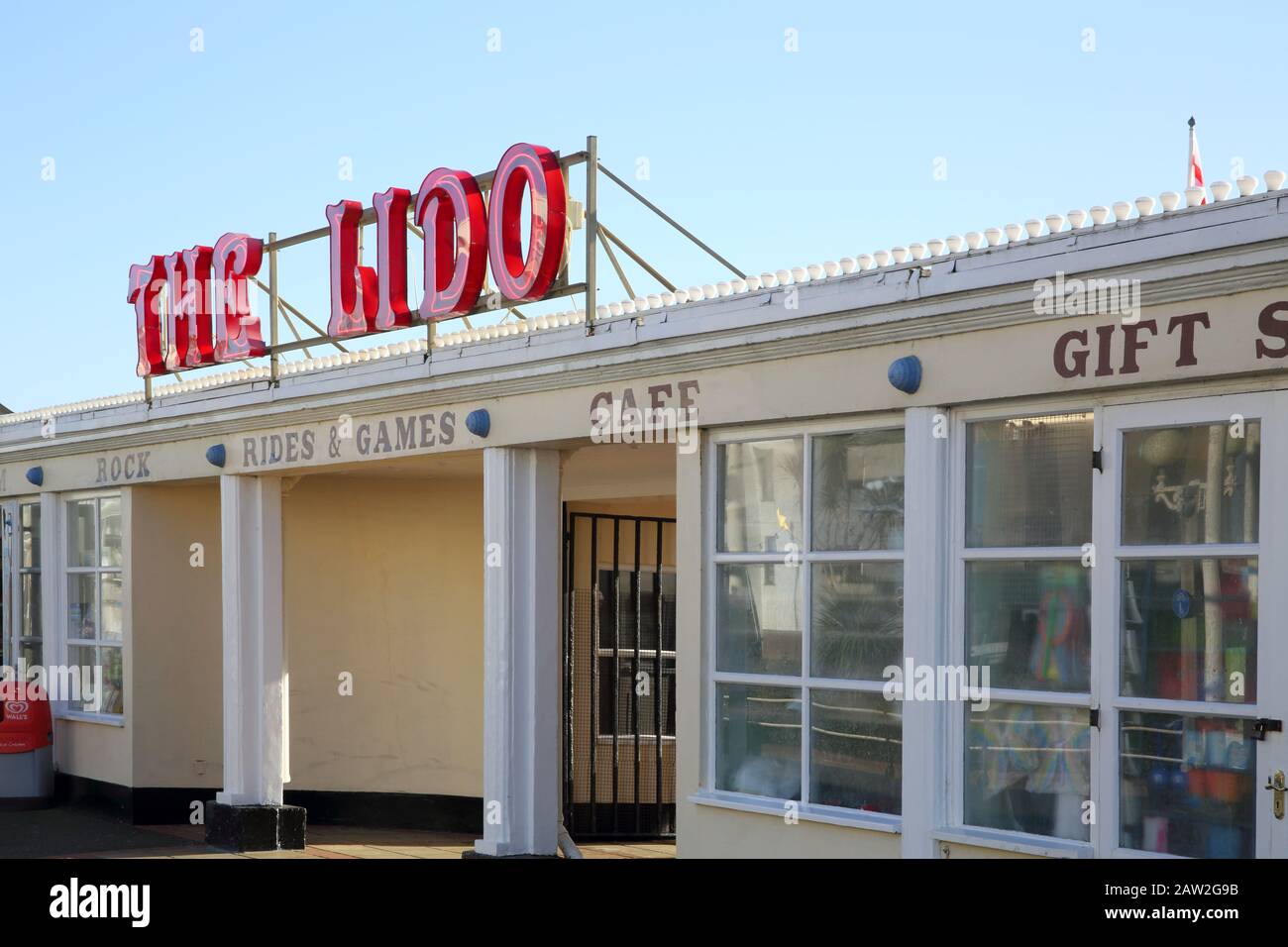 l'entrée du lido à worthing sur la côte ouest du sussex Banque D'Images