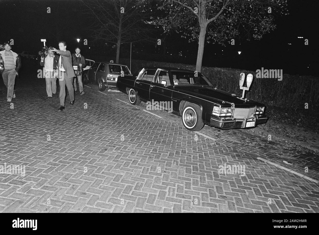 Freddy Heineken enlevé à Amsterdam photographes de presse au bureau, où sa voiture est encore garée Date: 9 novembre 1983 lieu: Amsterdam, Noord-Holland mots clés: Voitures, brasseries, enlèvements, photographes de presse Banque D'Images