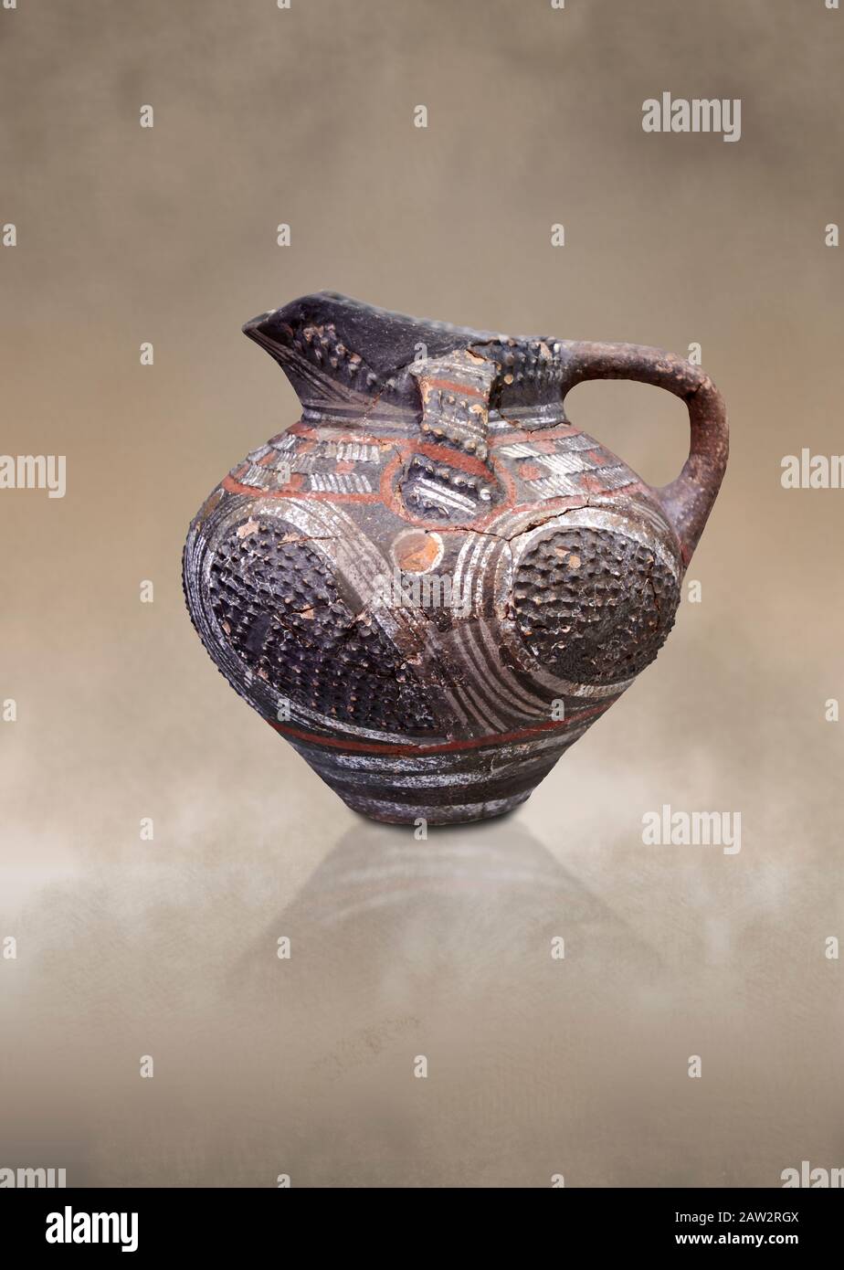 Minoan Kamares Ware avec des décorations polychromées sur une surface rugueuse, Phaistos 1900-1700 av. J.-C.; Musée archéologique d'Héraklion. Ce style de po Banque D'Images