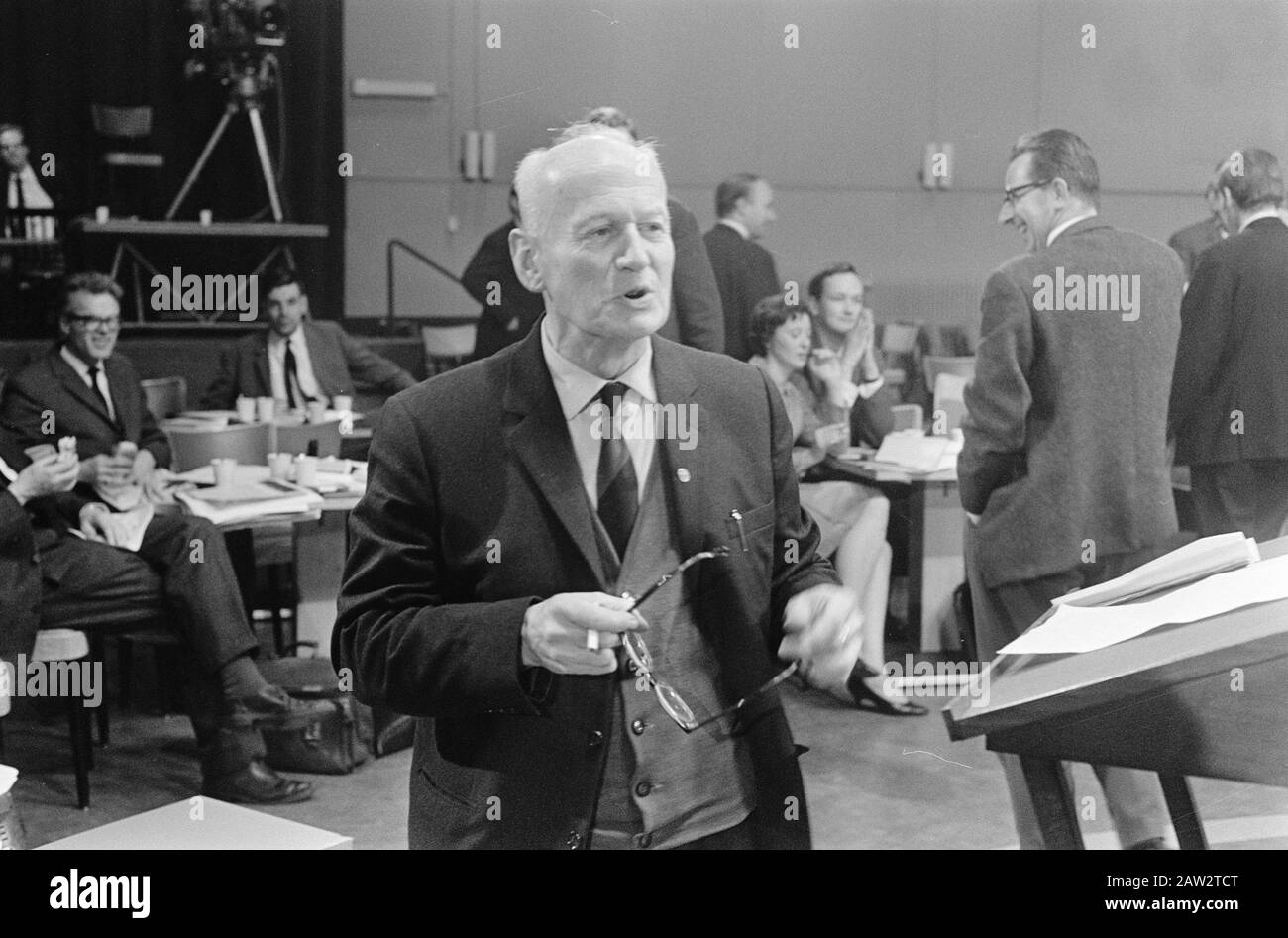 Apprentissage politique DE LA VPRO Utrecht, M. Van O Date (Nat BC Dem Union...): 19 décembre 1966 lieu: Utrecht Nom de l'institution: VPro Banque D'Images