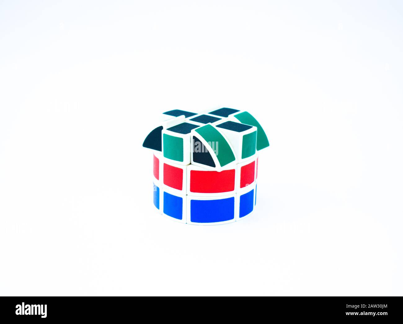 Cub Rubc Forme Modèle de bâtiment standard fabriqué avec un cube Rubik en forme de ...