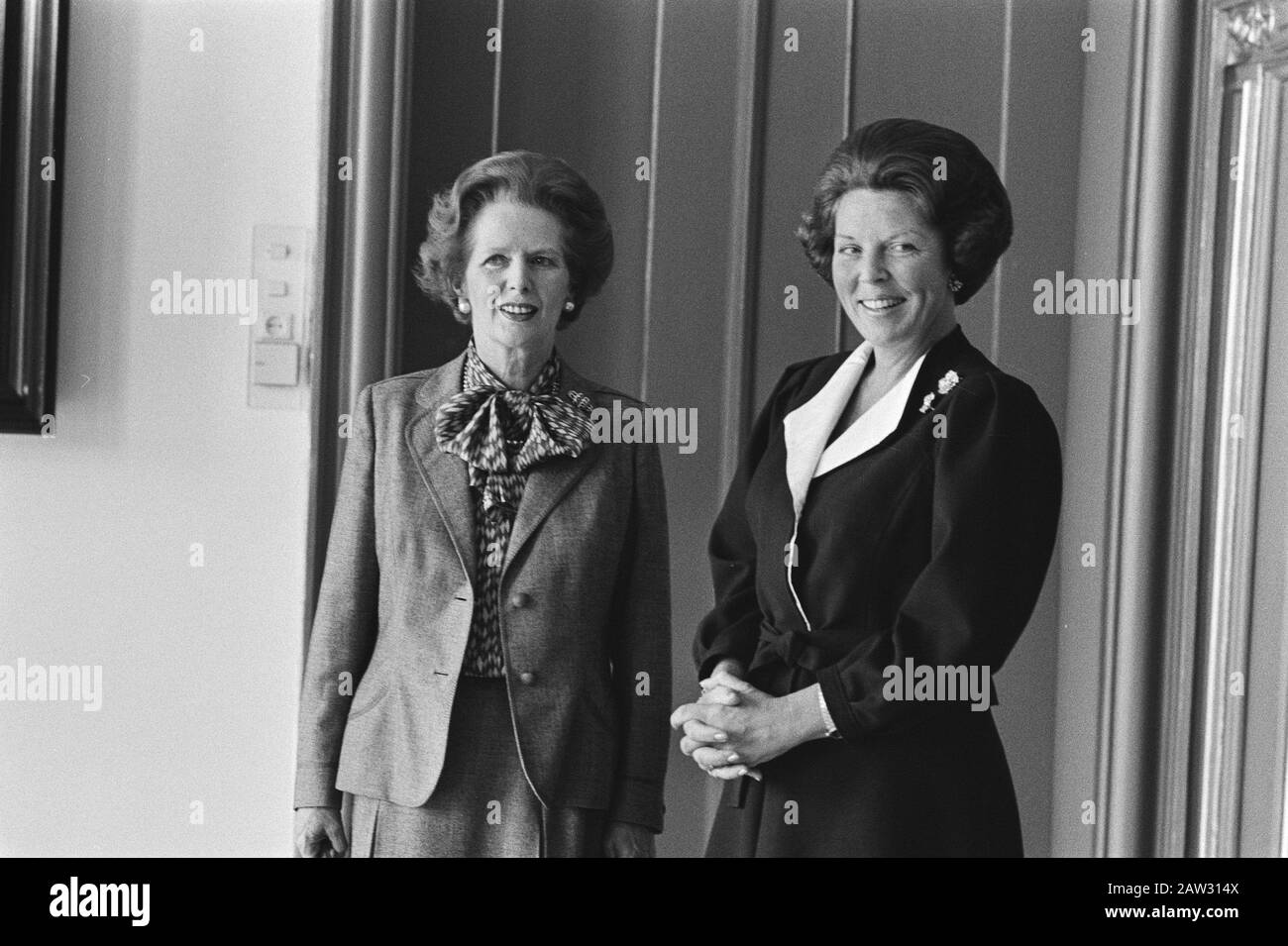 Visite Du Premier Ministre Britannique Margaret Thatcher Premier Ministre Thatcher (L) Et De La Reine Beatrix Date : Le 19 Septembre 1983 Mots Clés : Queens, Premiers Ministres, Portraits Nom De La Personne : Beatrix (Reine-Pays-Bas), Thatcher Margaret Banque D'Images