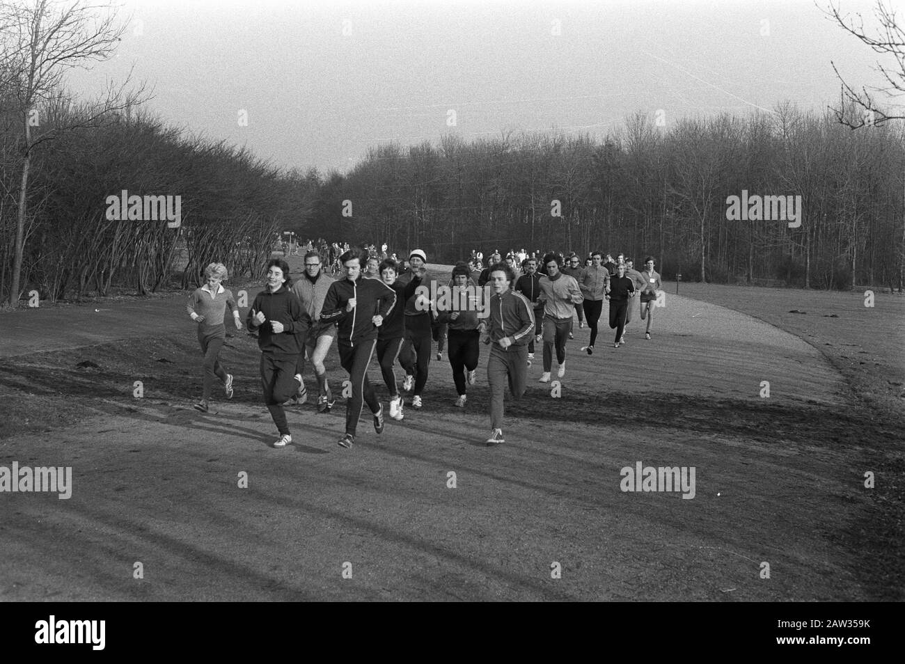 Marche de performance du club de cyclisme d'Amsterdam la Champion d'Amsterdam Forest action Date: 26 décembre 1971 Nom De La Personne: La champion Banque D'Images