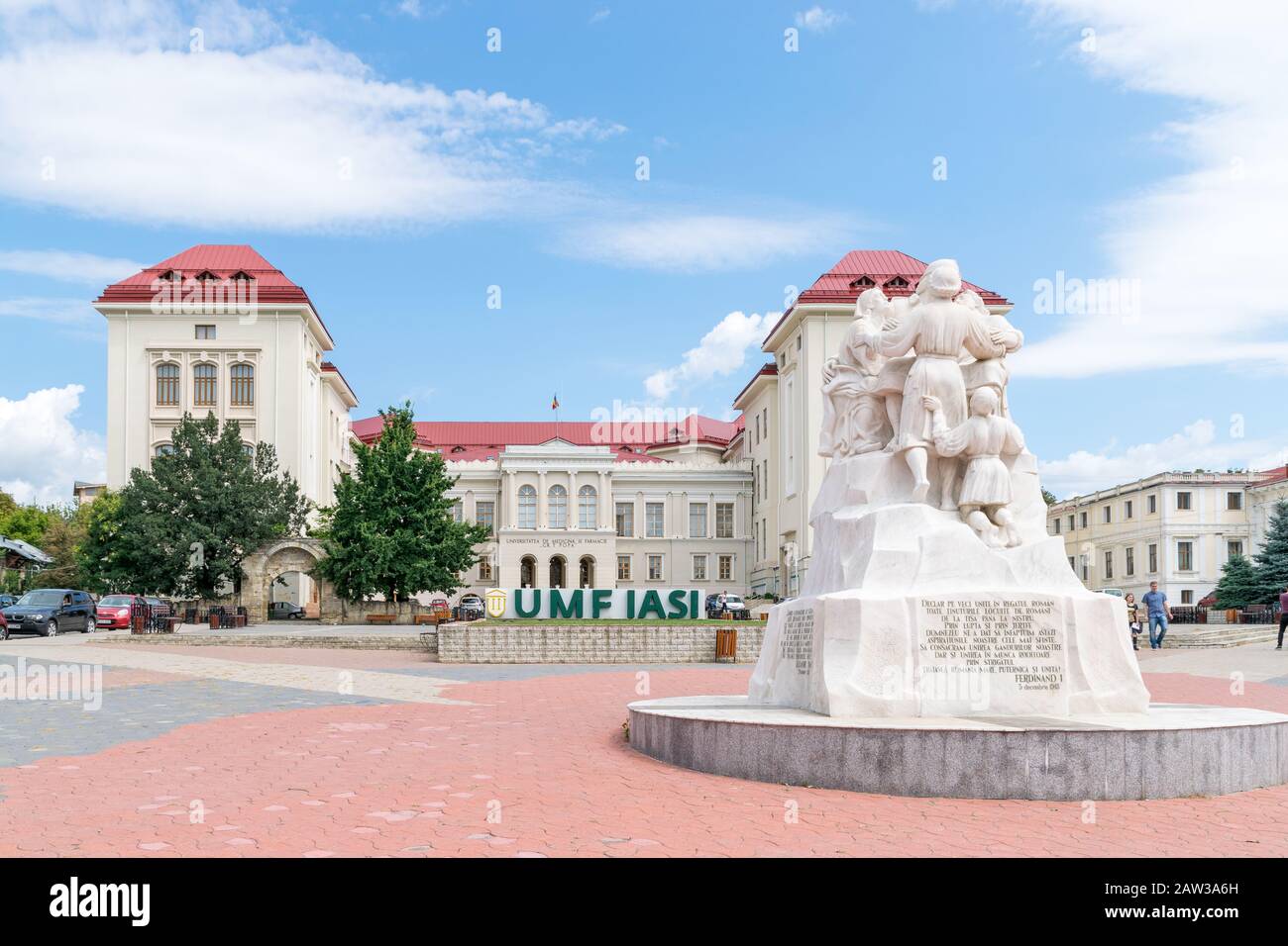 Université De Médecine Et Pharmacie Grigore T Popa Iasi, Roumanie - 6 août 2019: Université de médecine et de pharmacie 'Grigore  T. Popa' et le Monument de l'unité à Iasi, Roumanie. Université de médecine  Photo Stock - Alamy