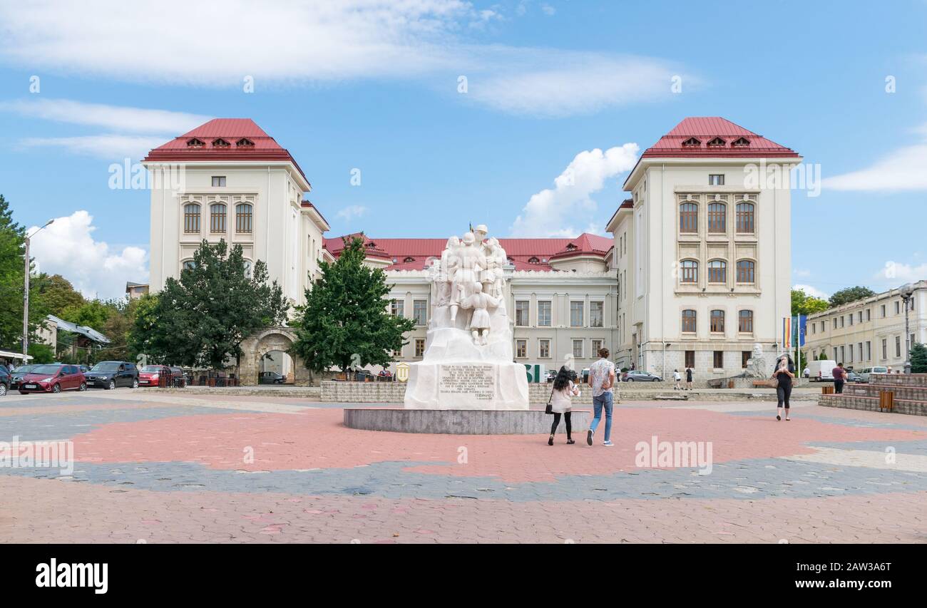 Université De Médecine Et Pharmacie Grigore T Popa Iasi, Roumanie - 6 août 2019: Université de médecine et de pharmacie 'Grigore  T. Popa' et le Monument de l'unité à Iasi, Roumanie. Université de médecine  Photo Stock - Alamy