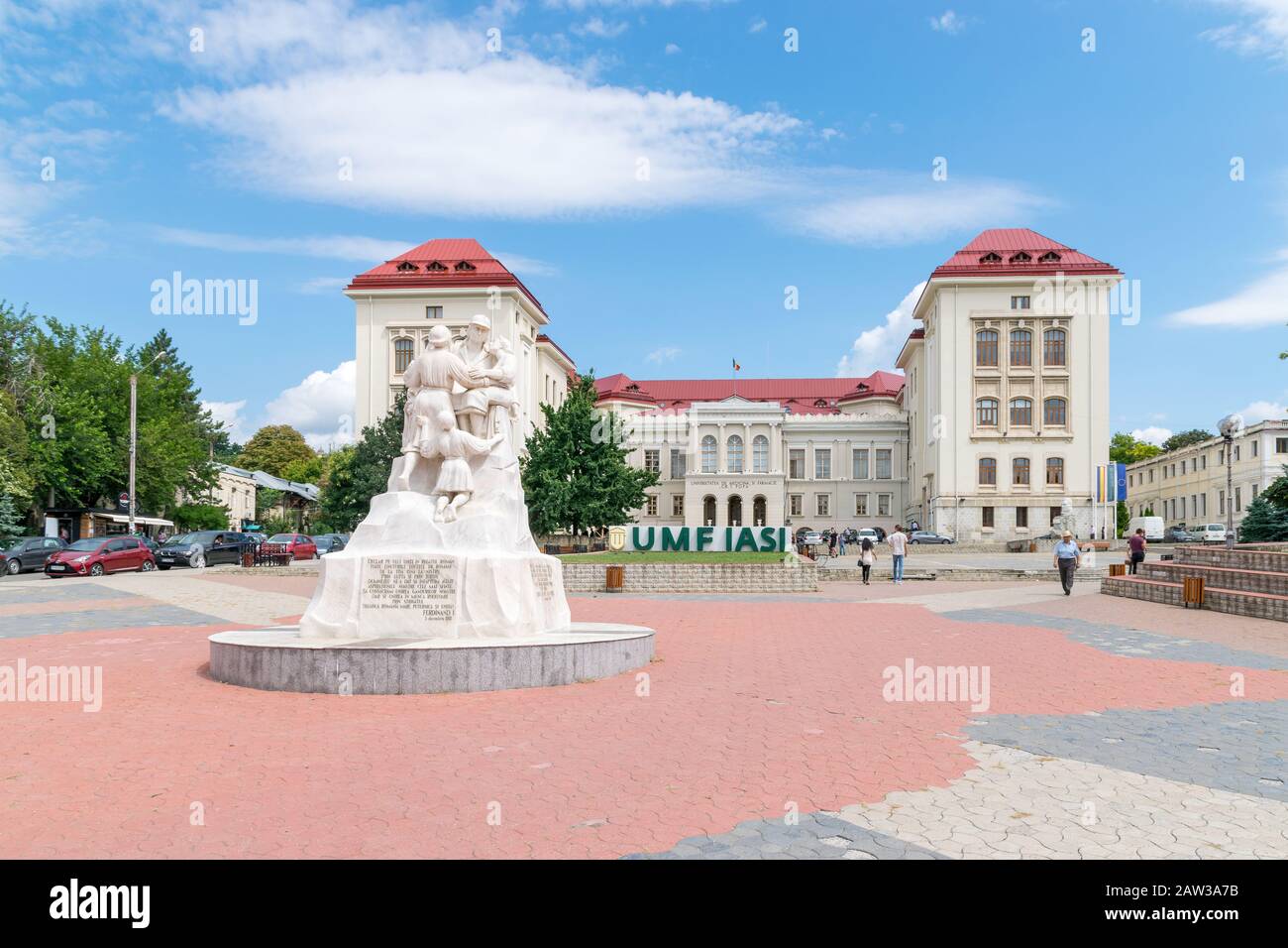 Université De Médecine Et Pharmacie Grigore T Popa Iasi, Roumanie - 6 août 2019: Université de médecine et de pharmacie 'Grigore  T. Popa' et le Monument de l'unité à Iasi, Roumanie. Université de médecine  Photo Stock - Alamy
