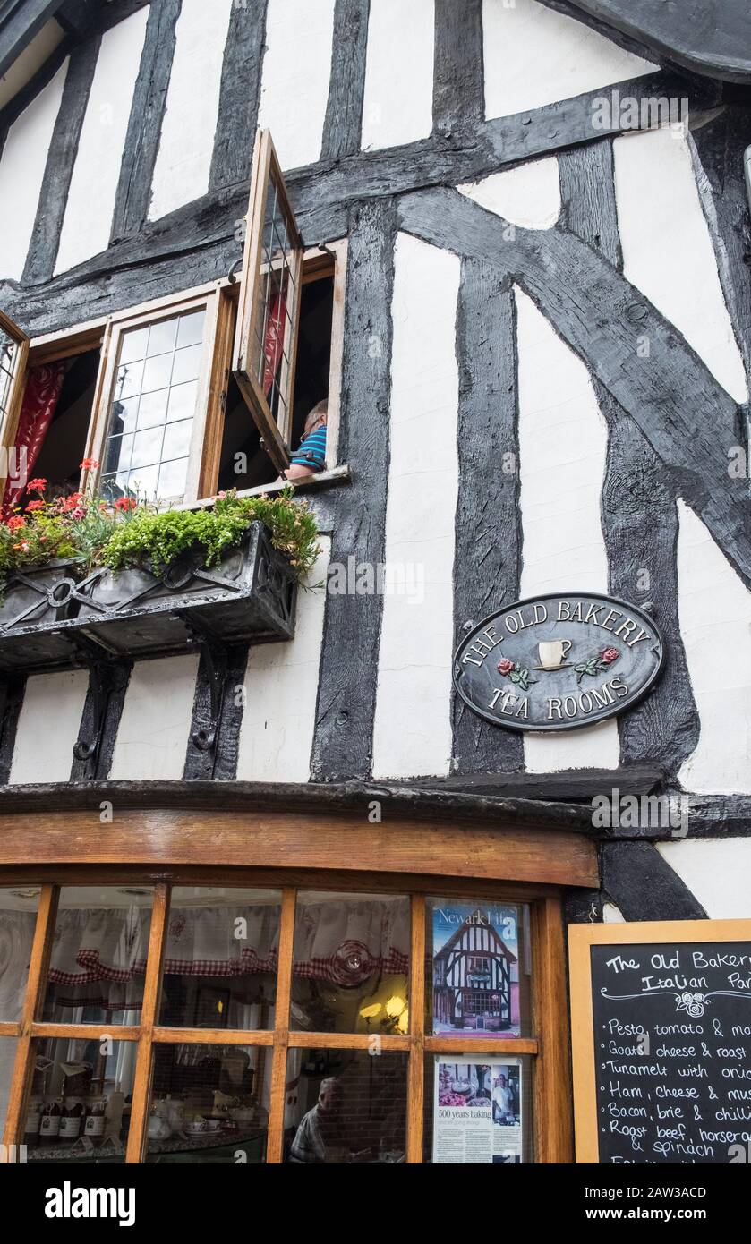 The Old Bakery Tea Rooms, un bâtiment extérieur en bois dans le centre-ville de Newark Upon Trent, Notinghamshire Banque D'Images