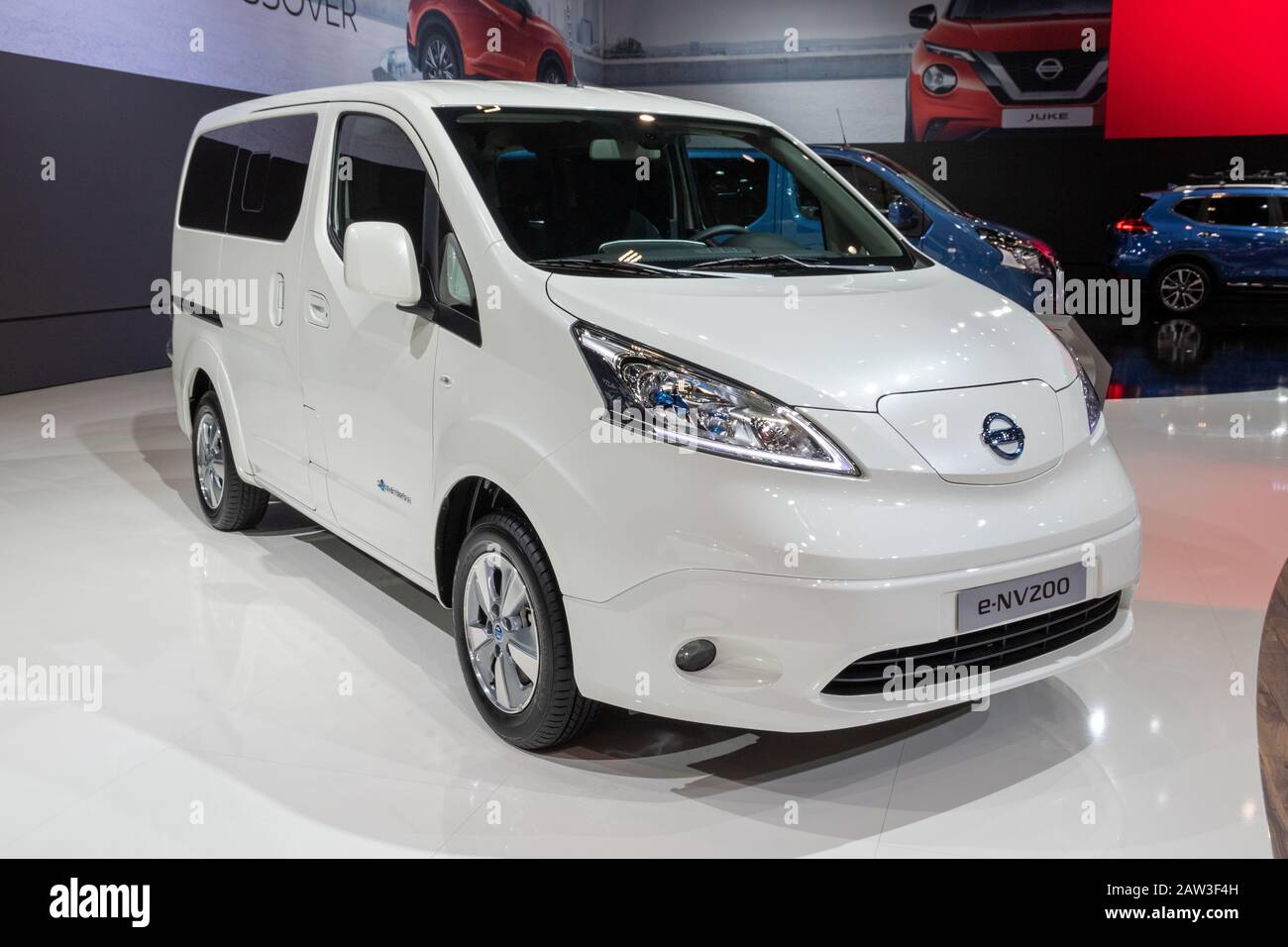 Bruxelles - 9 JANVIER 2020: Nouvelle camionnette électrique Nissan e-NV200 présentée au salon automobile Bruxelles Autosalon 2020. Banque D'Images