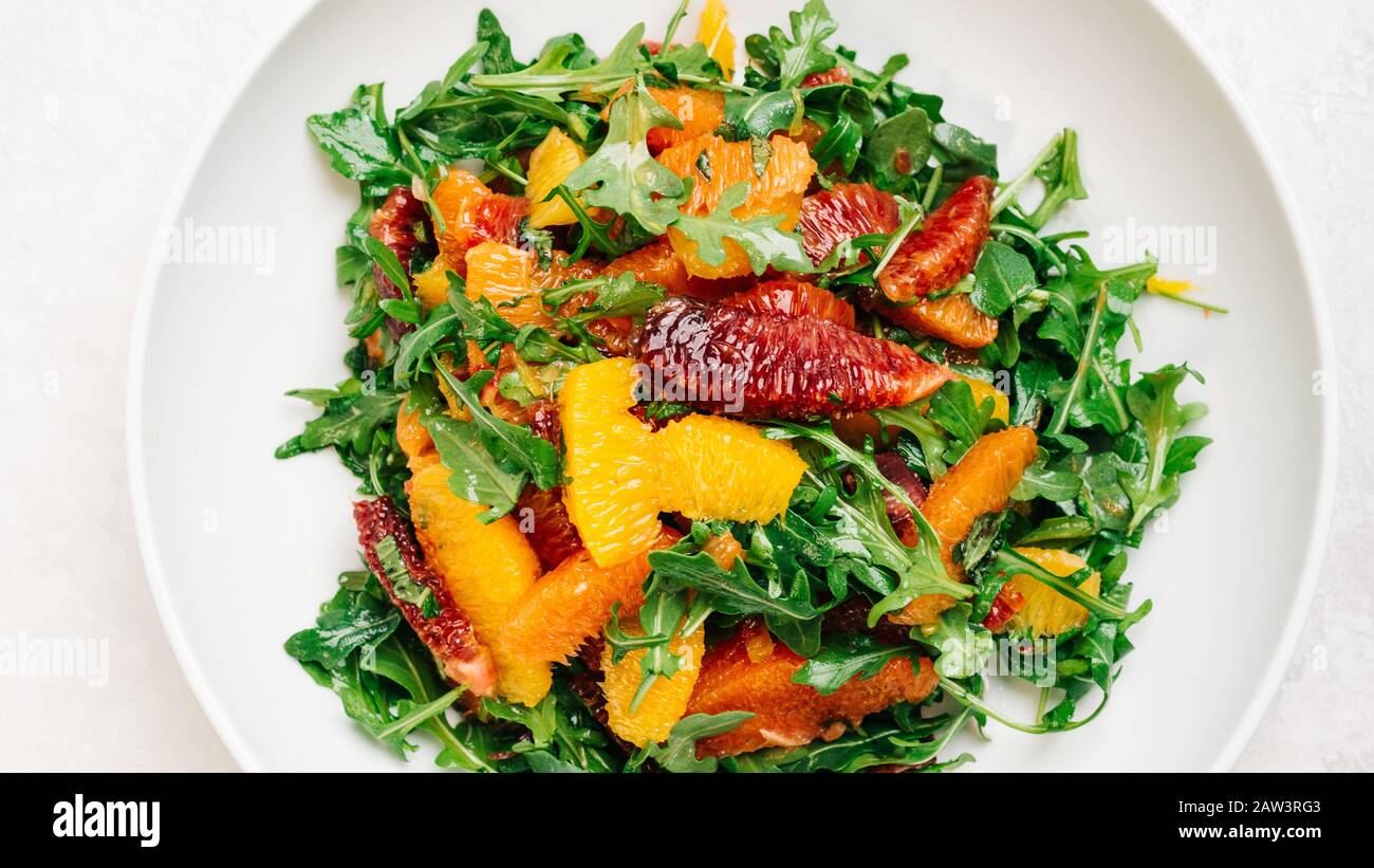 Salade d'agrumes avec orange de sang, cara cara et oranges navales Banque D'Images