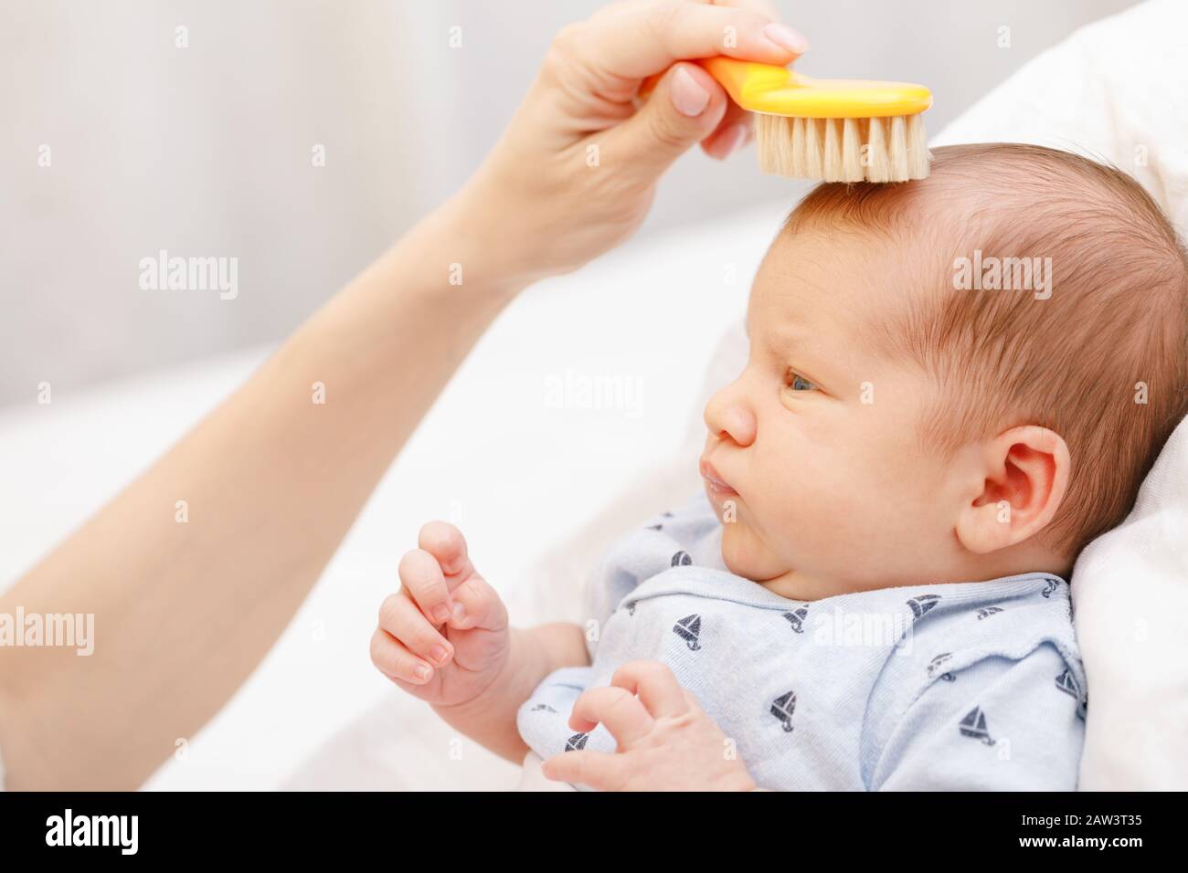 Bebe Cuir Chevelu Banque D Image Et Photos Alamy Bebe Cuir Chevelu Banque D Image Et Photos Alamy