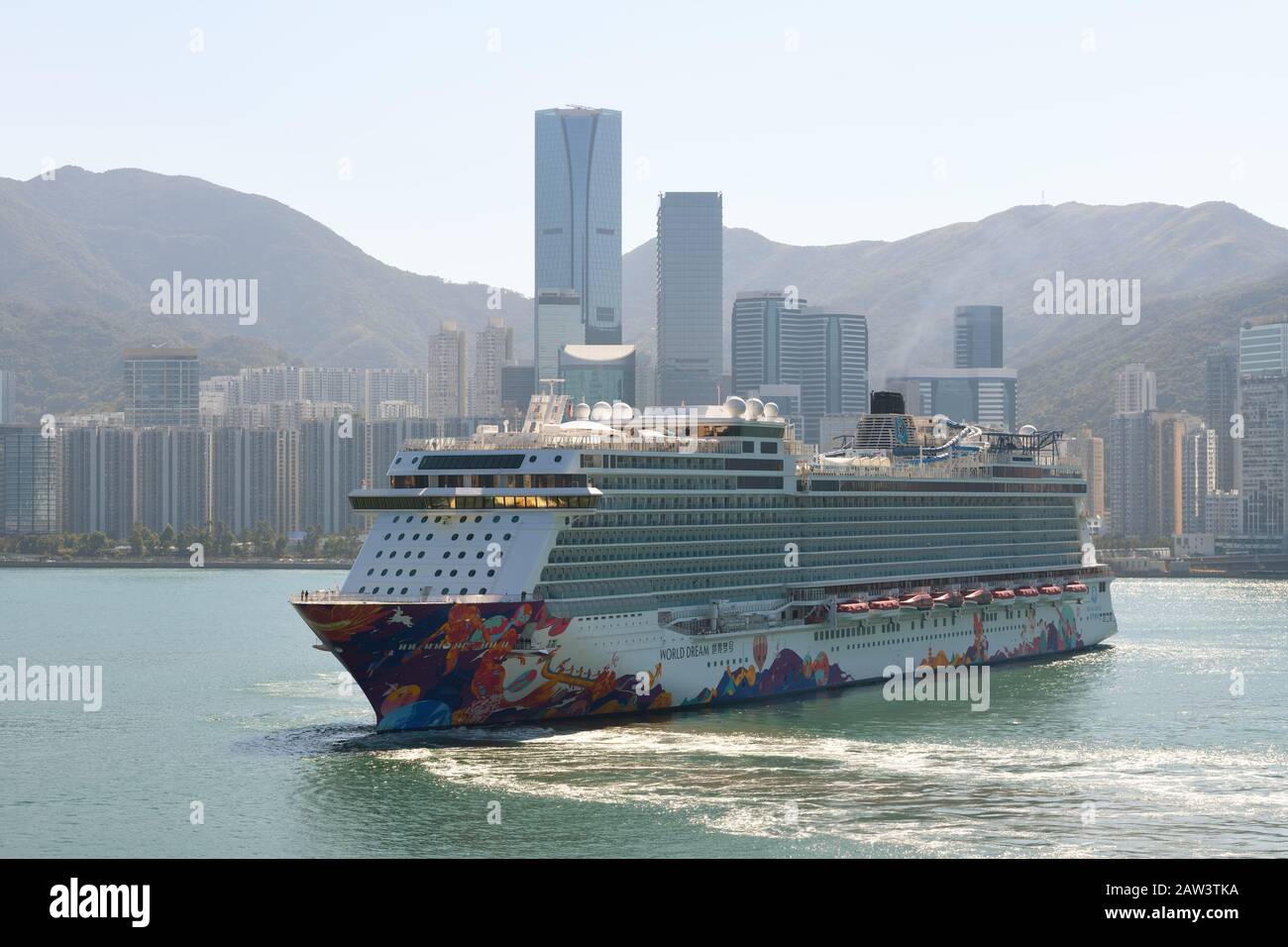 Décembre 2019 image du navire de croisière World Dream qui a été partiellement mis en quarantaine, à Hong Kong, en Chine. Banque D'Images